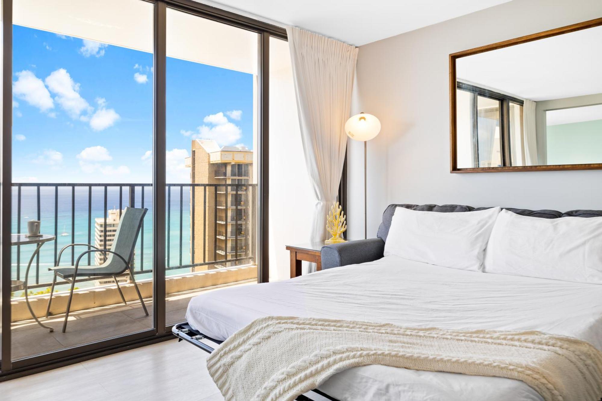 Heart Of Waikiki - Ocean View With Free Parking Apartment