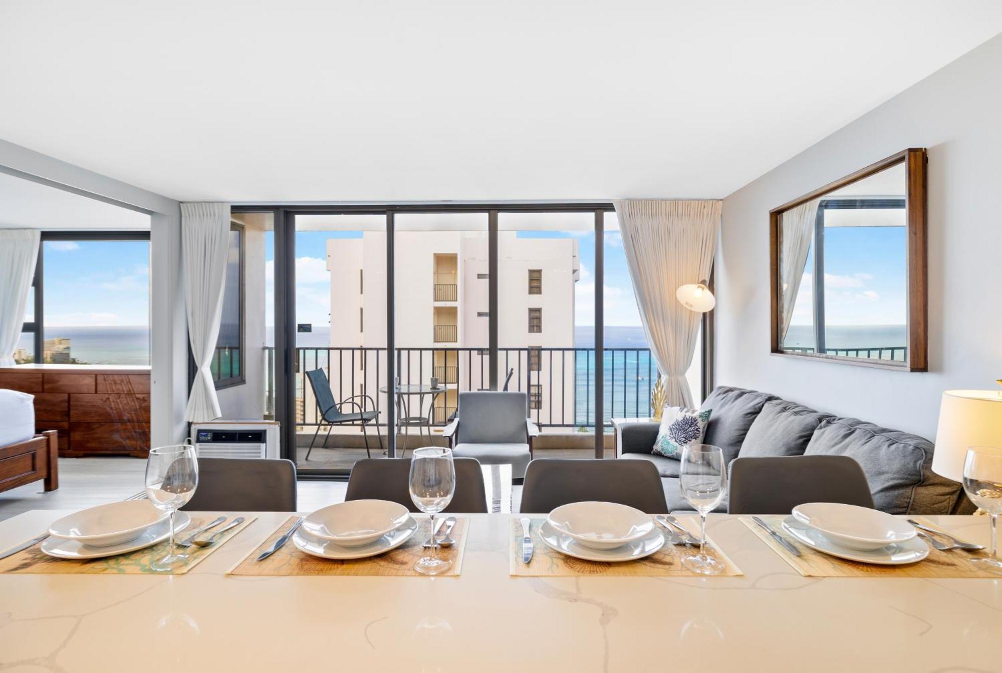 Apartment Heart Of Waikiki - Ocean View With Free Parking