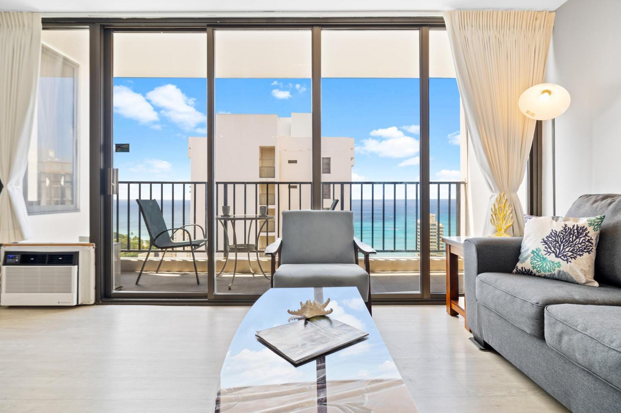 Heart Of Waikiki - Ocean View With Free Parking Apartment *