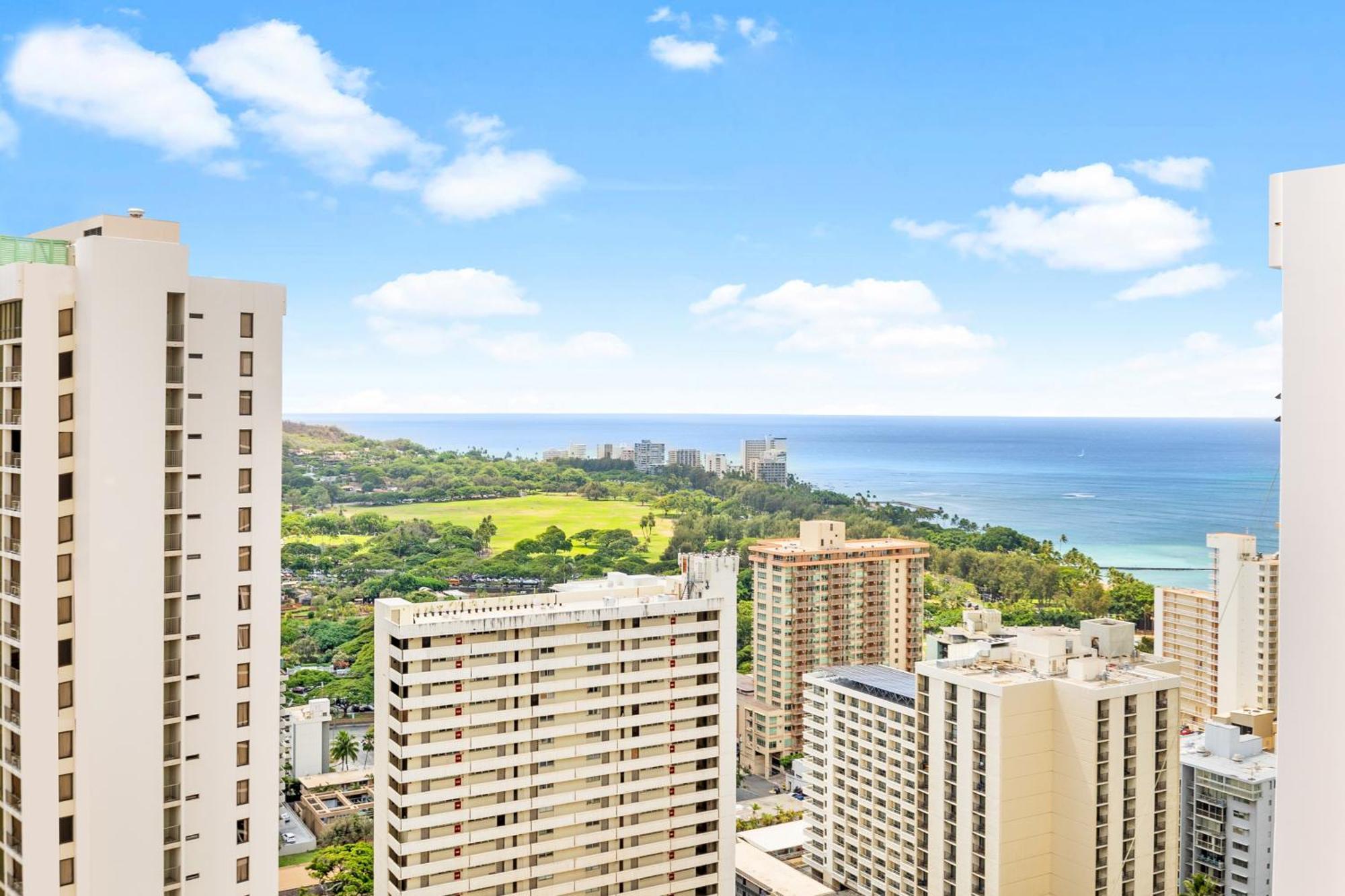 Heart Of Waikiki - Ocean View With Free Parking Apartment