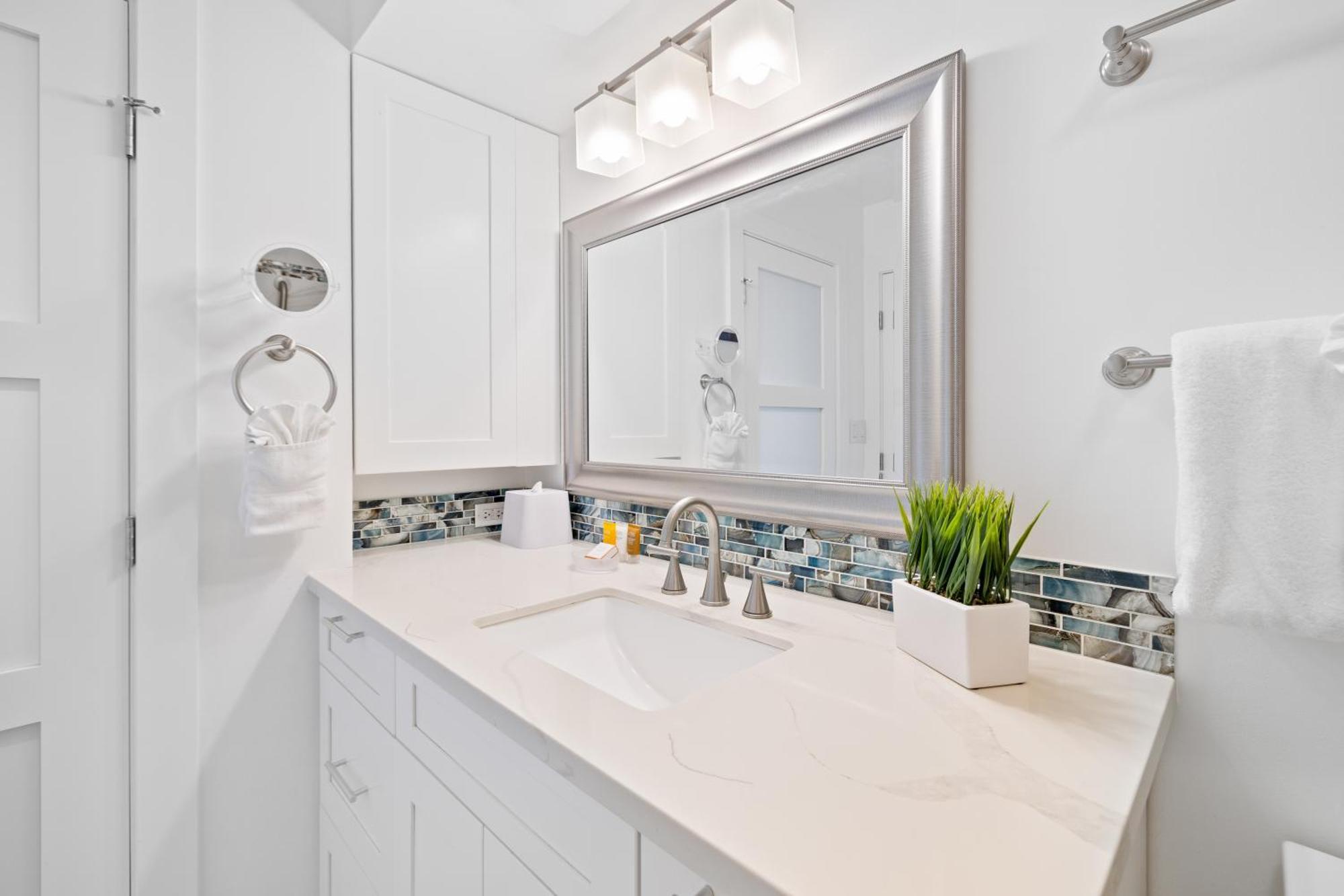 Apartment Heart Of Waikiki - Ocean View With Free Parking *