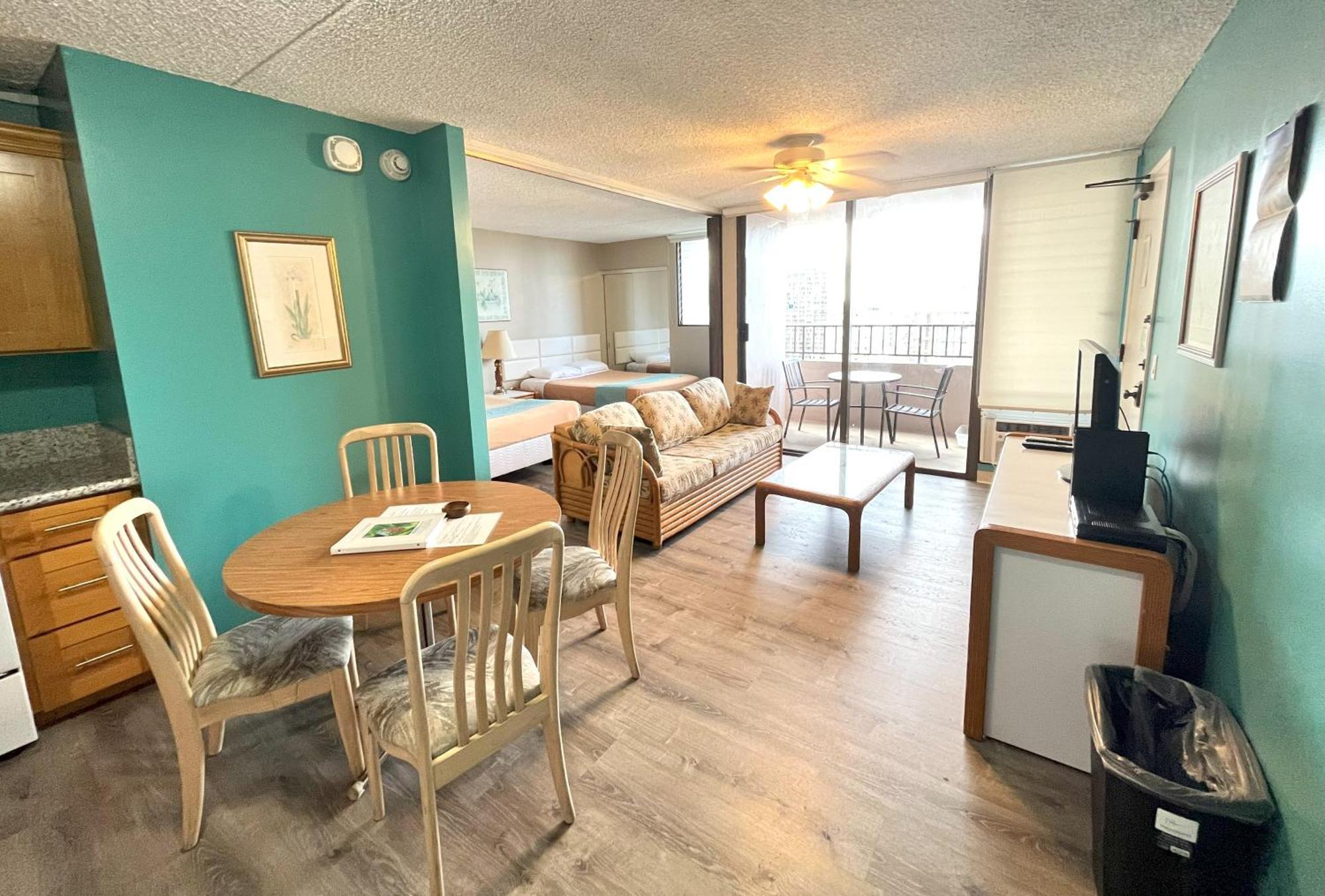 Royal Kuhio 1703 - Spacious With Stunning Mountain Views In The Heart Of Waikiki! Honolulu