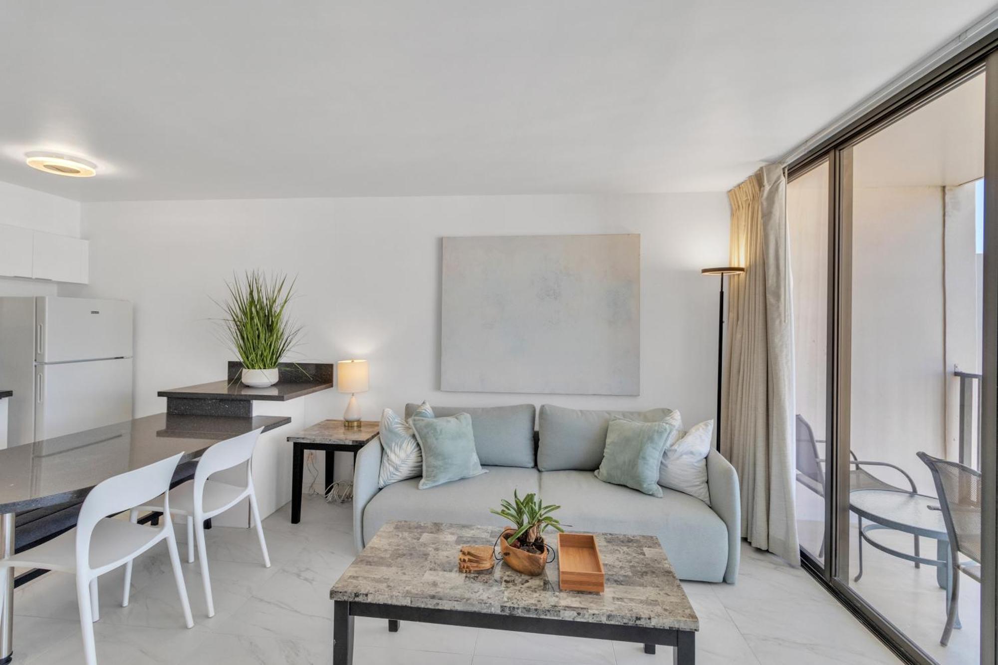 Standard Ocean View - 36th Floor, Free Parking & Wifi Apartment *