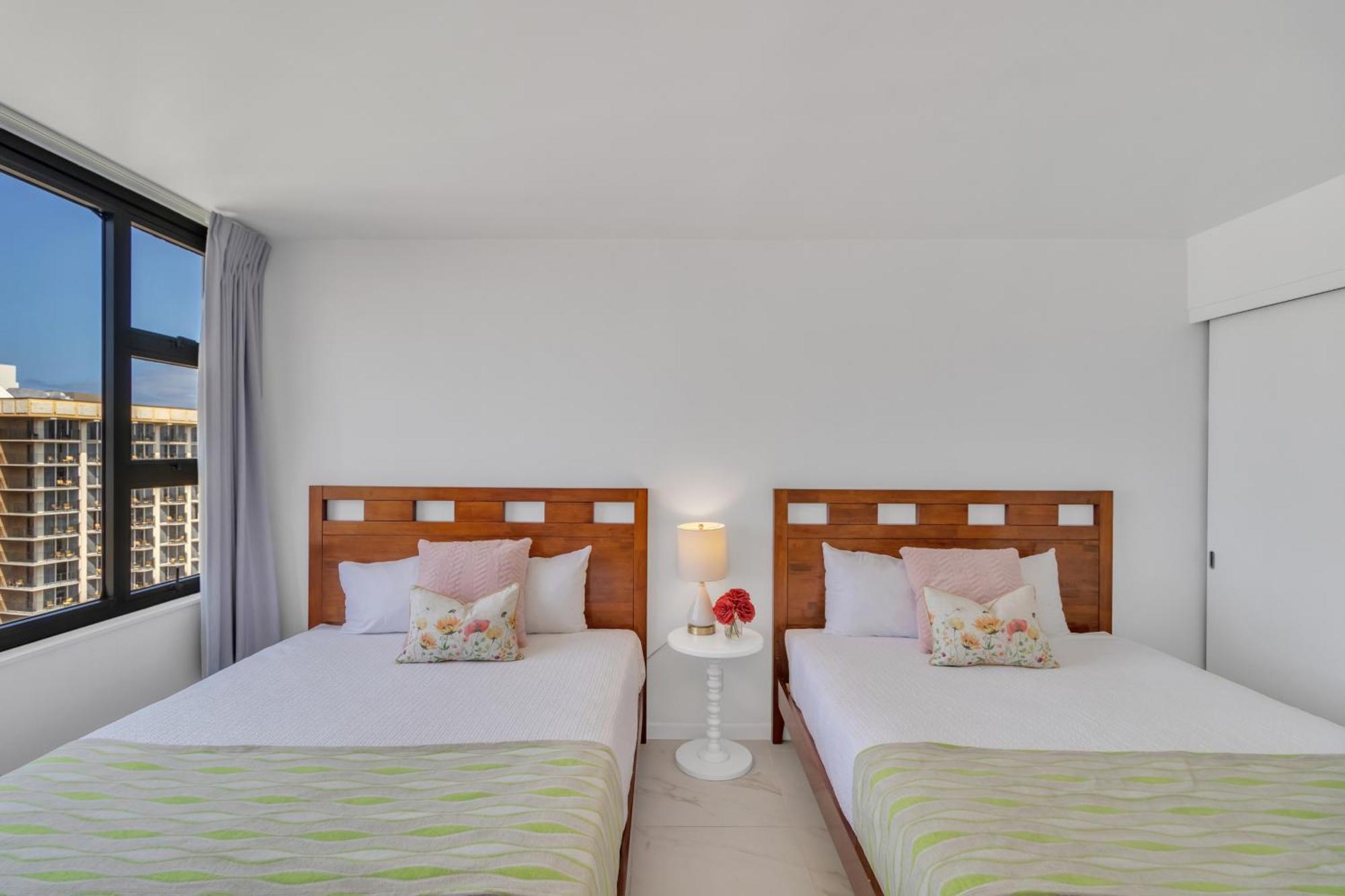 Standard Ocean View - 36th Floor, Free Parking & Wifi Apartment