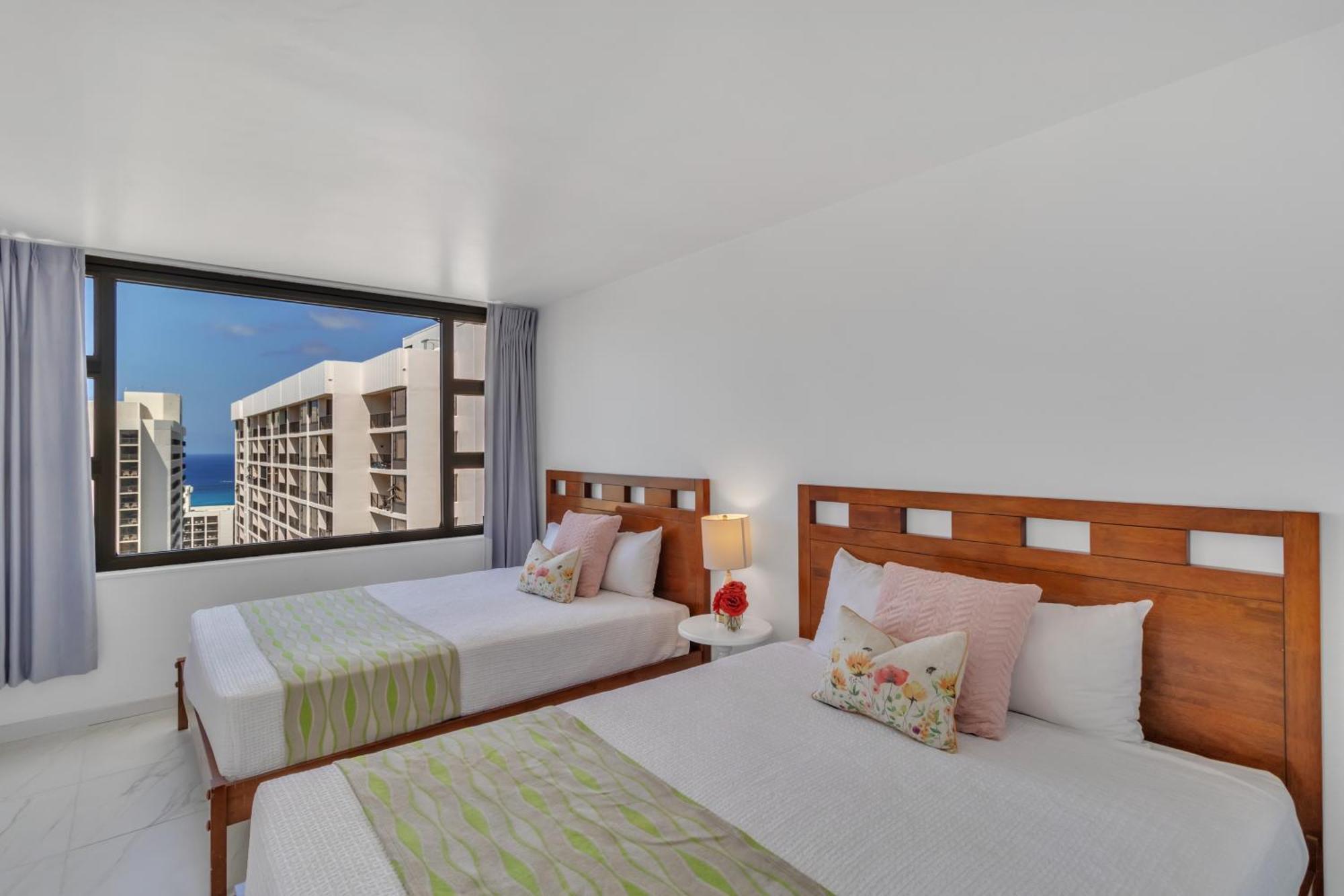 Standard Ocean View - 36th Floor, Free Parking & Wifi *