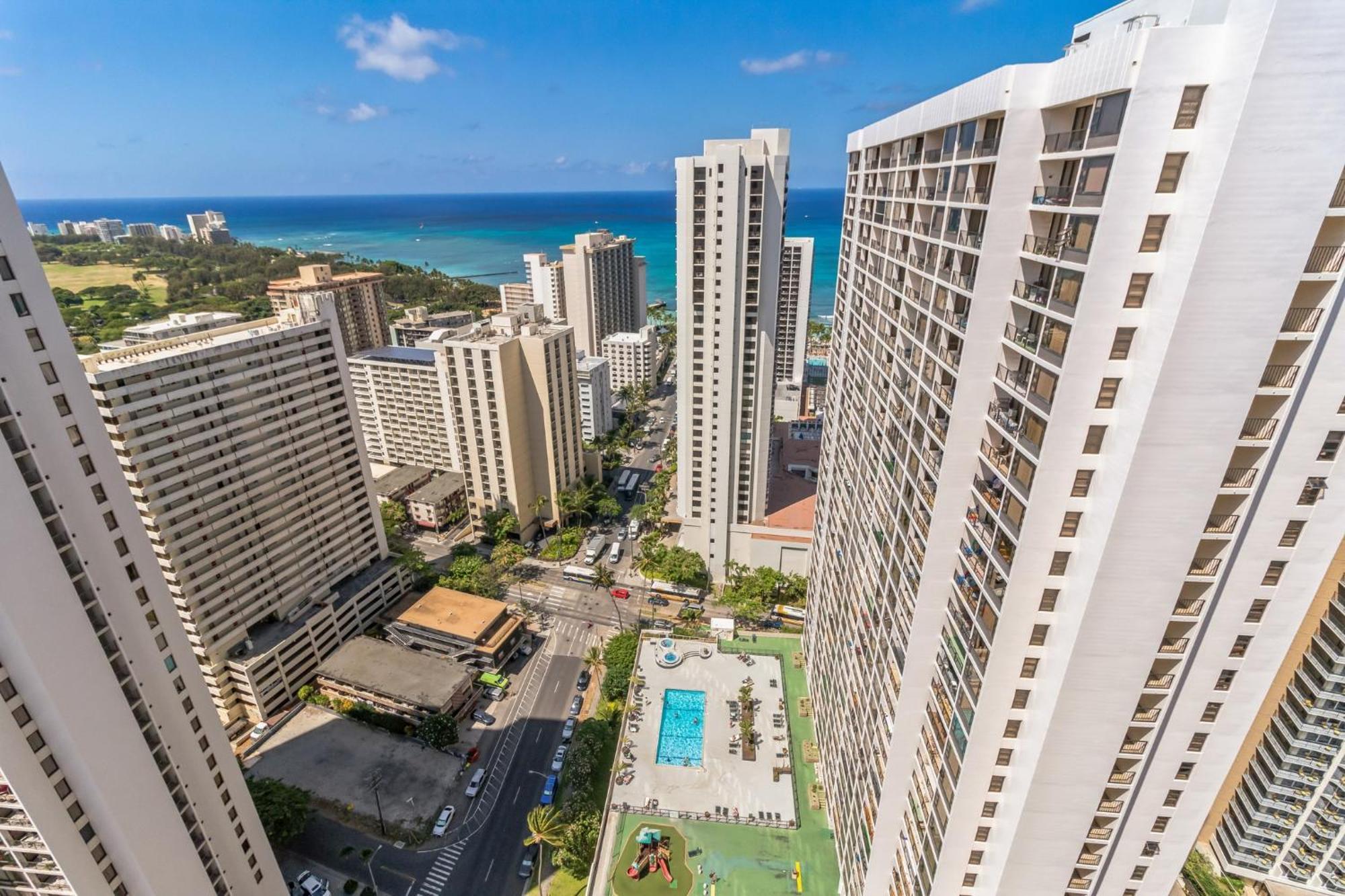 Standard Ocean View - 36th Floor, Free Parking & Wifi Apartment