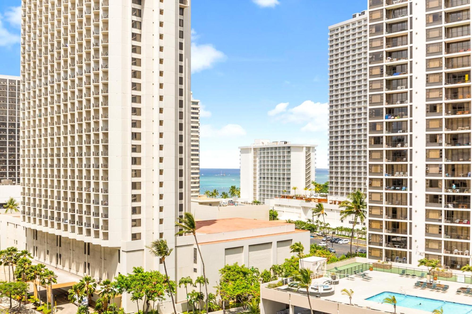 Diamond Head View At Waikiki Sunset With Parking Apartment