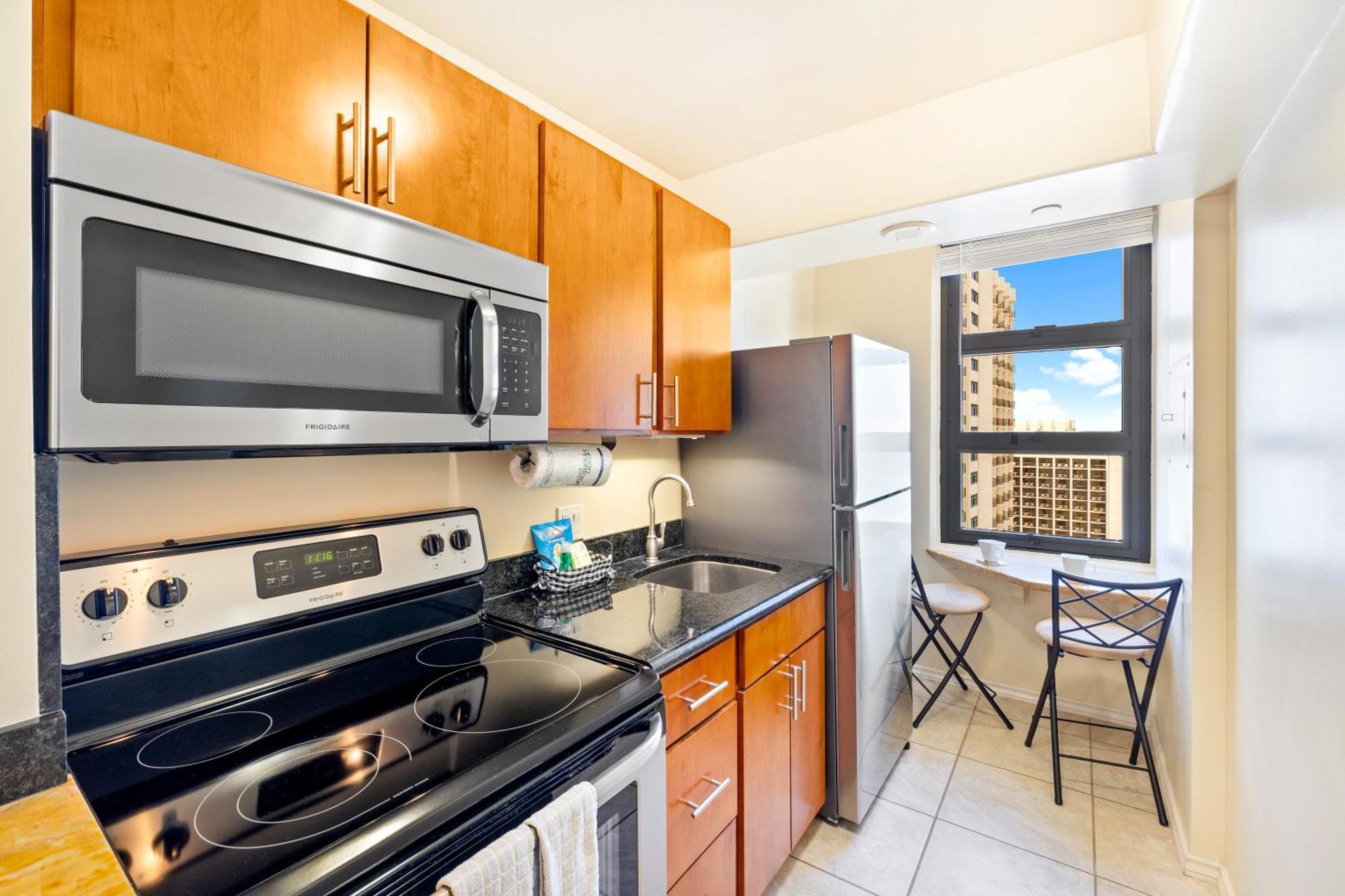 Diamond Head Views Retreat With Free Parking & Near Waikiki Beach! *