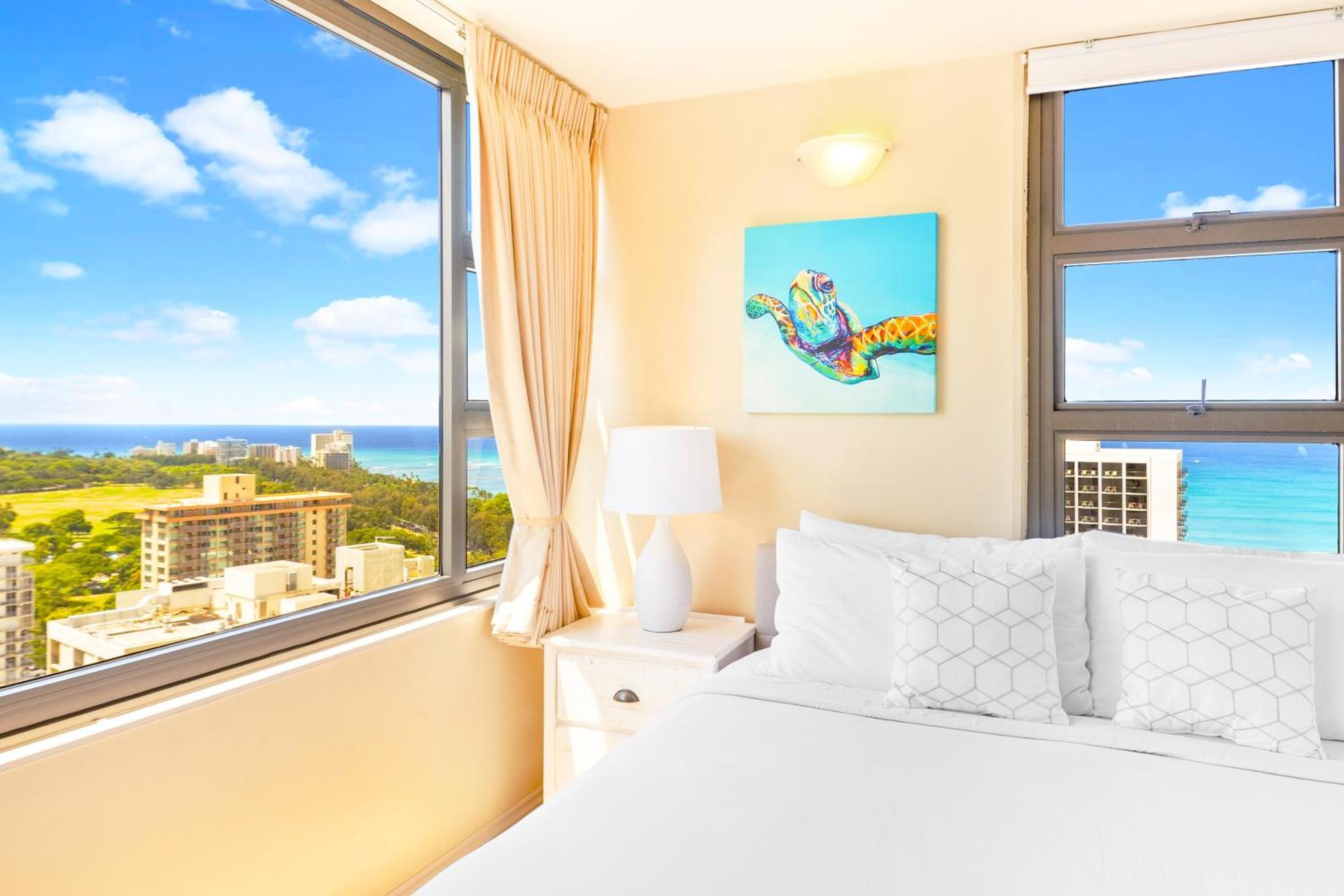 Diamond Head Views Retreat With Free Parking & Near Waikiki Beach!