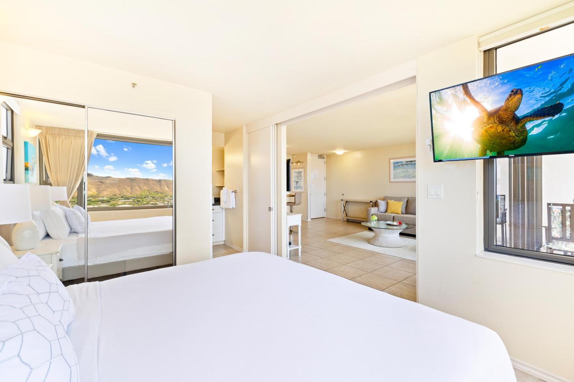 Apartment Diamond Head Views Retreat With Free Parking & Near Waikiki Beach! *