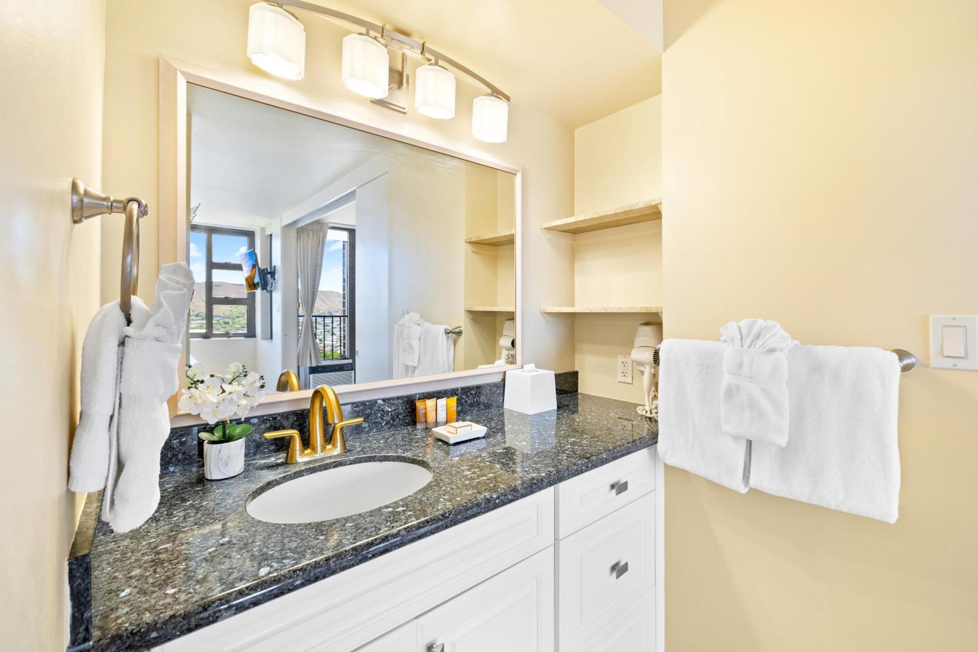 Diamond Head Views Retreat With Free Parking & Near Waikiki Beach! Apartment *