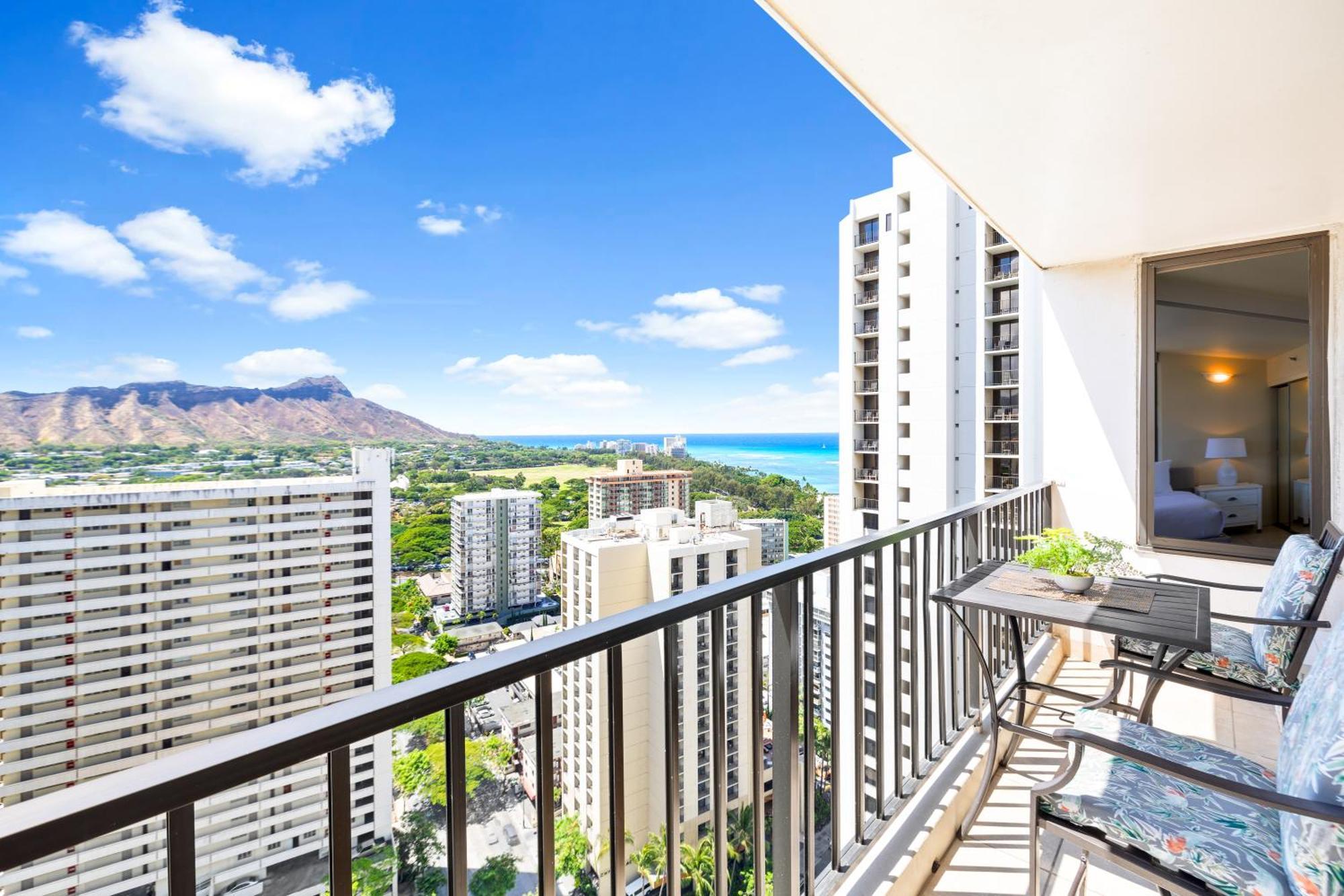 Diamond Head Views Retreat With Free Parking & Near Waikiki Beach! *