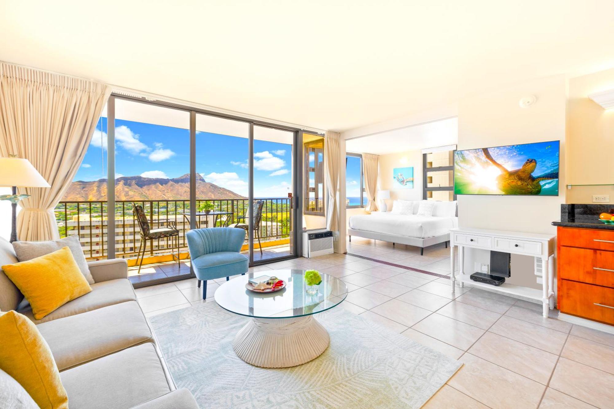 Apartment Diamond Head Views Retreat With Free Parking & Near Waikiki Beach!