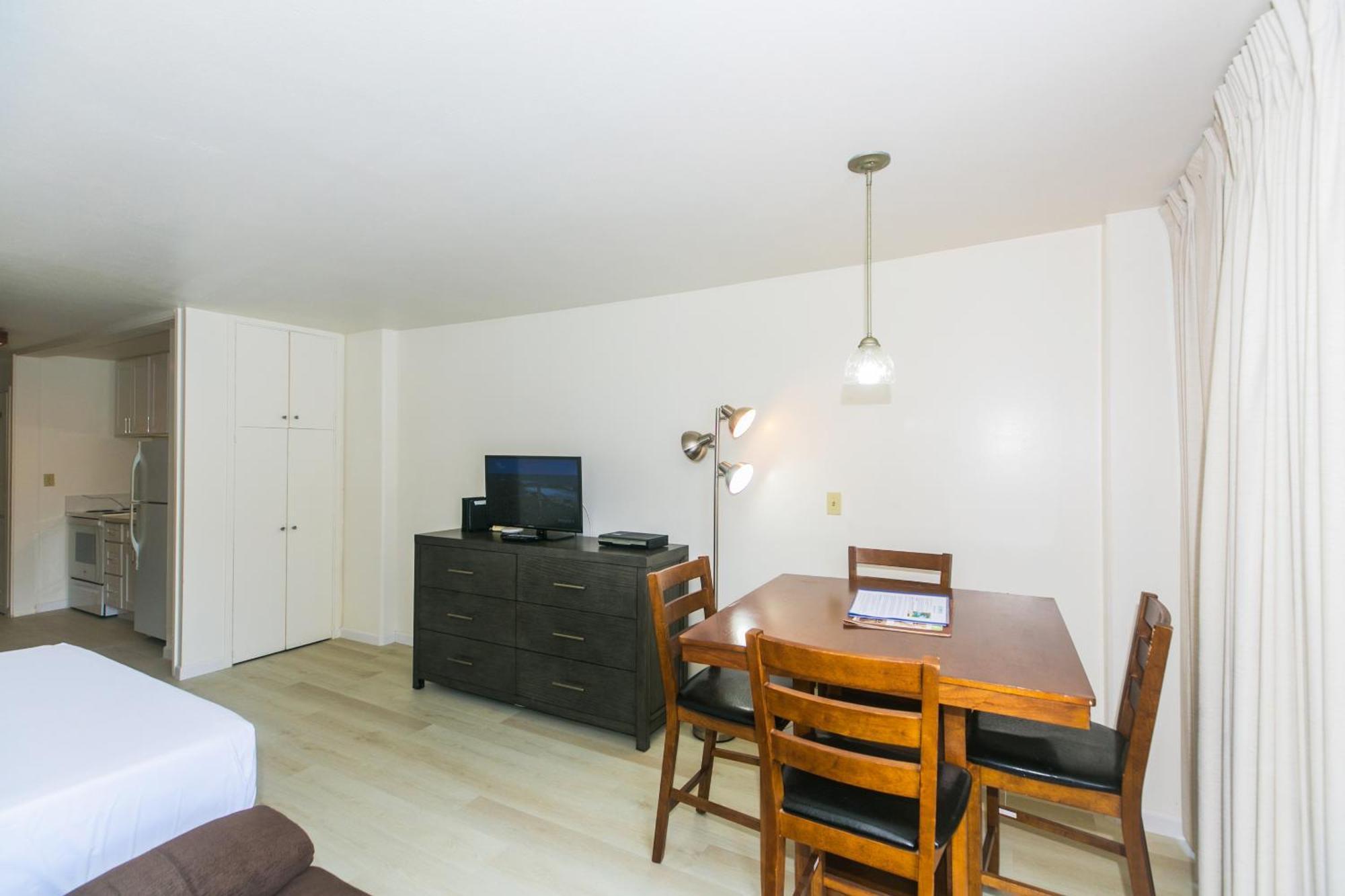 Apartment Ilikai Marina 1093 View