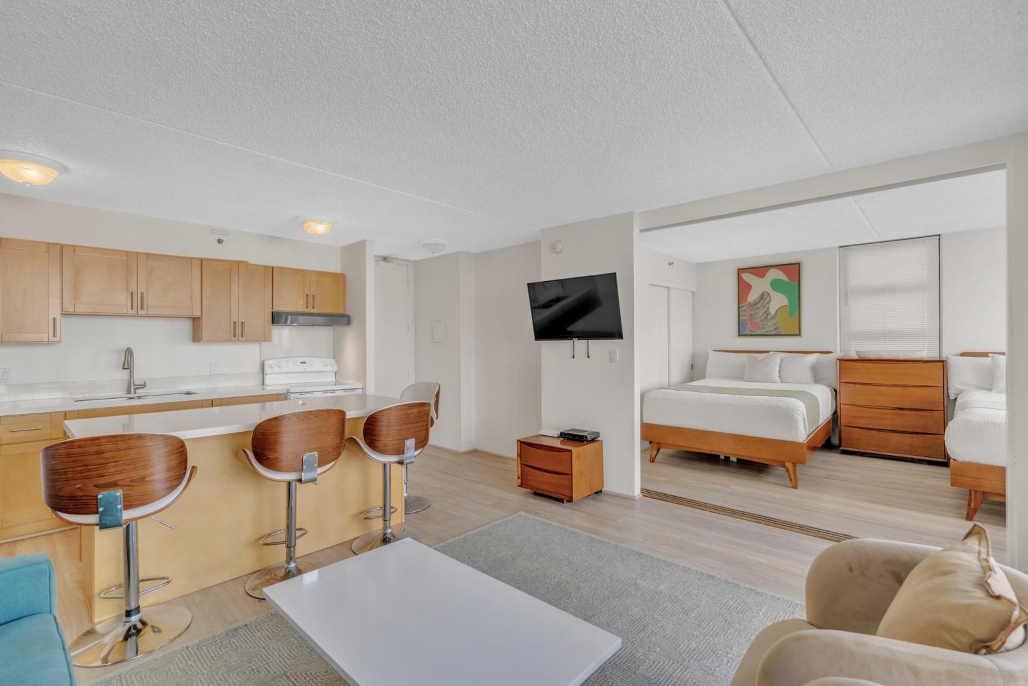 Tower 1 701 - Qq Apartment *