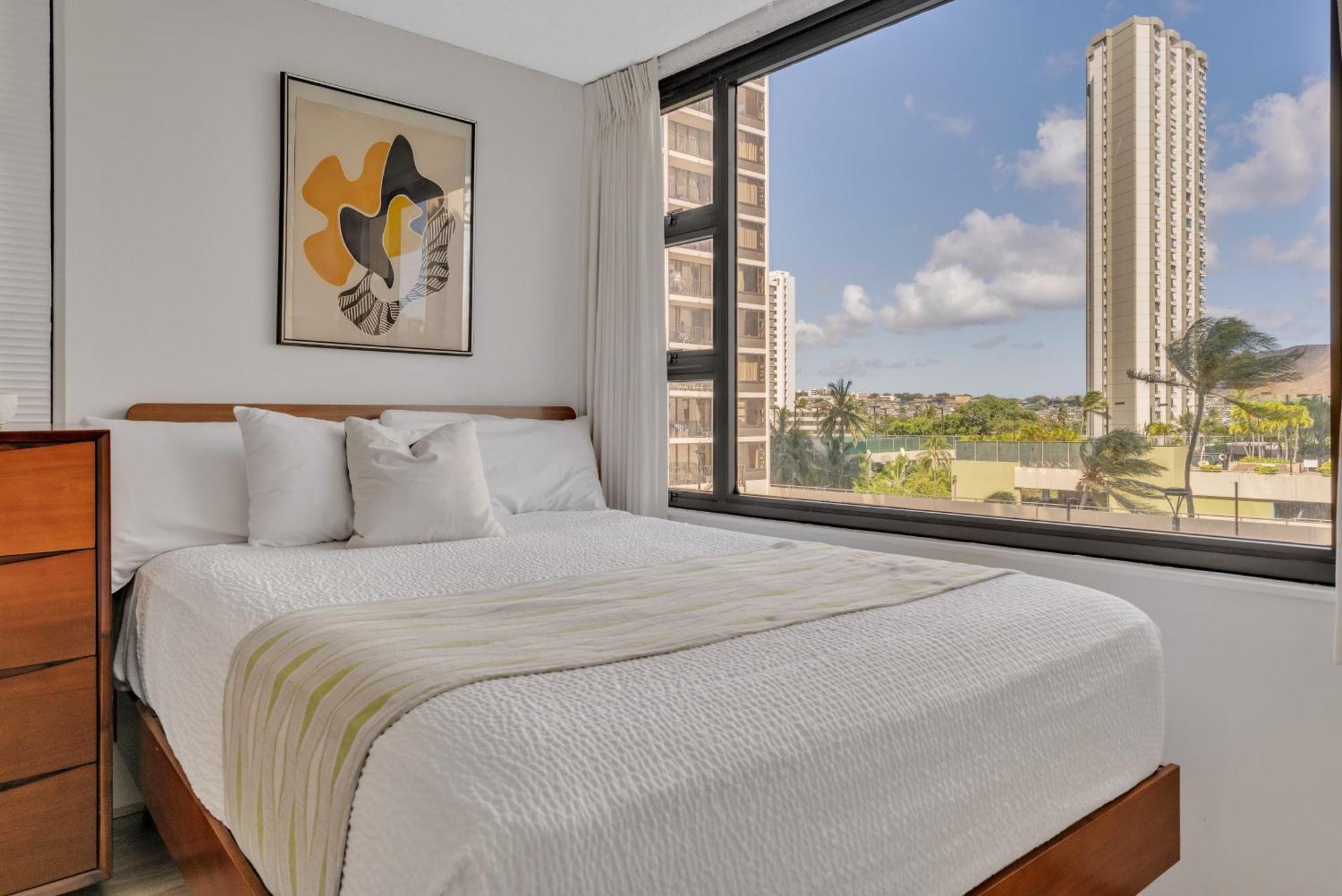 Apartment Tower 1 701 - Qq