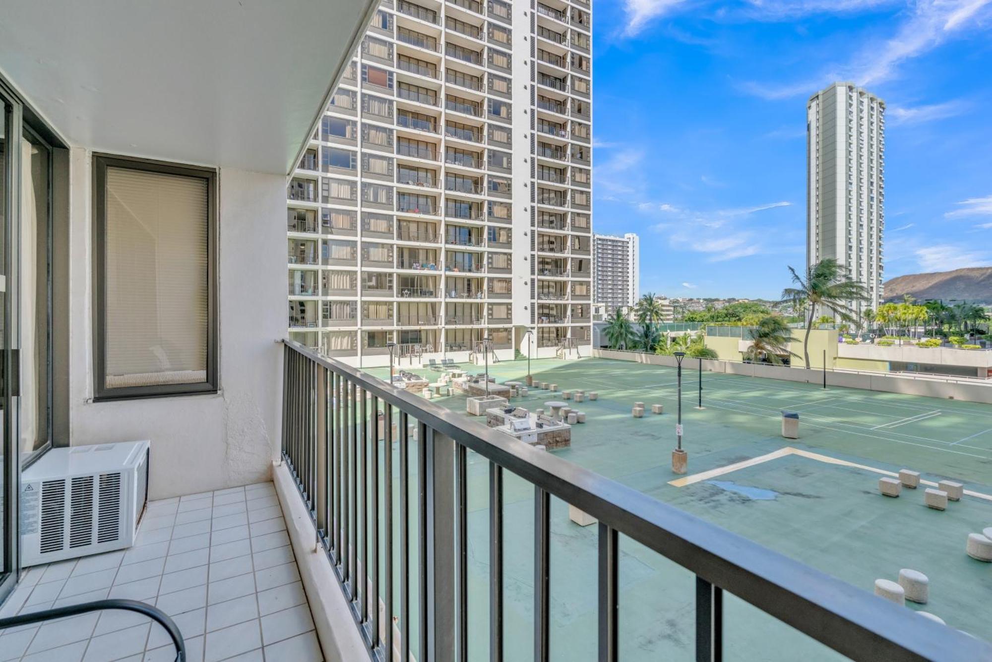 Apartment Tower 1 701 - Qq