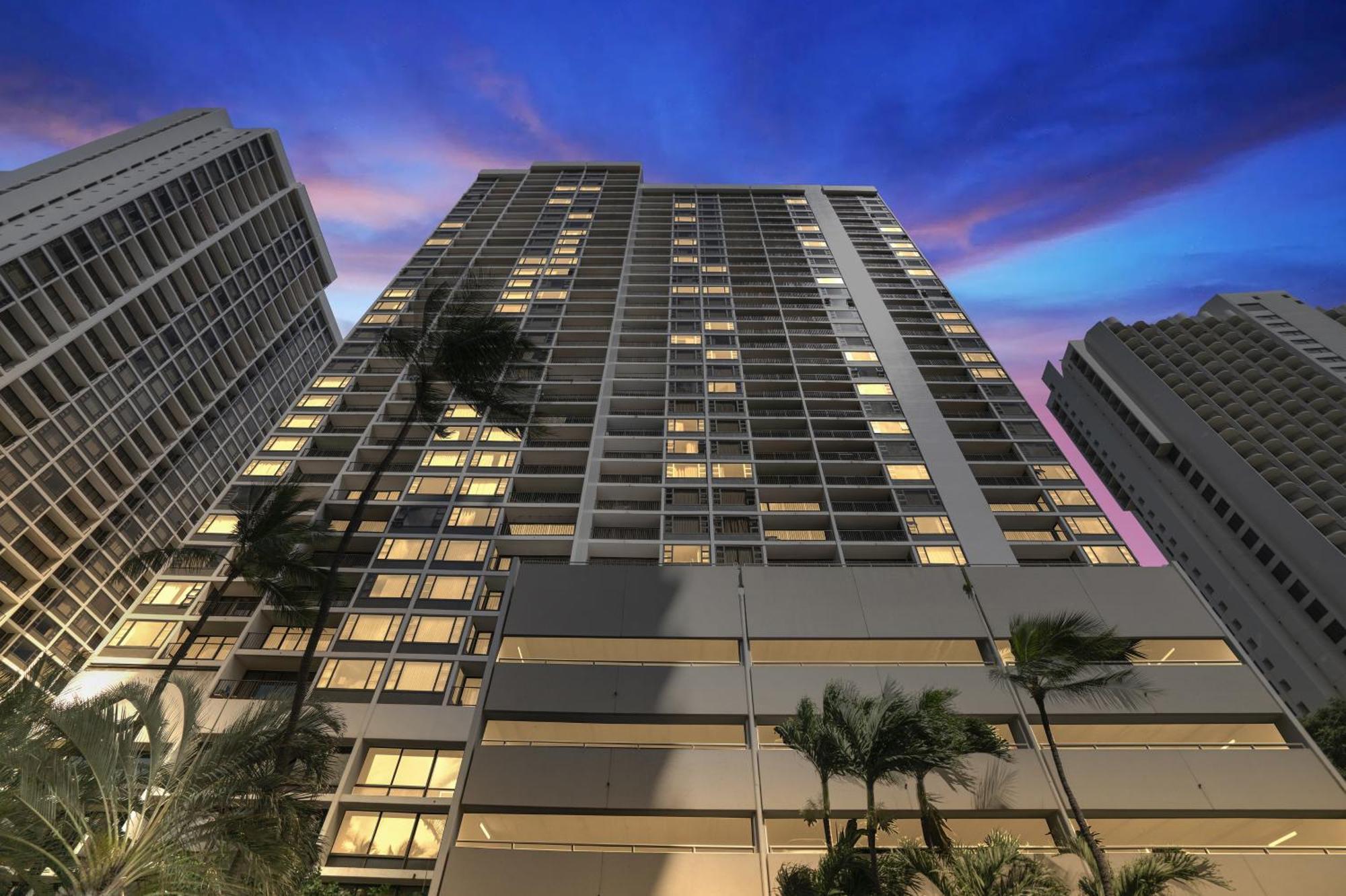 Tower 1 701 - Qq Apartment