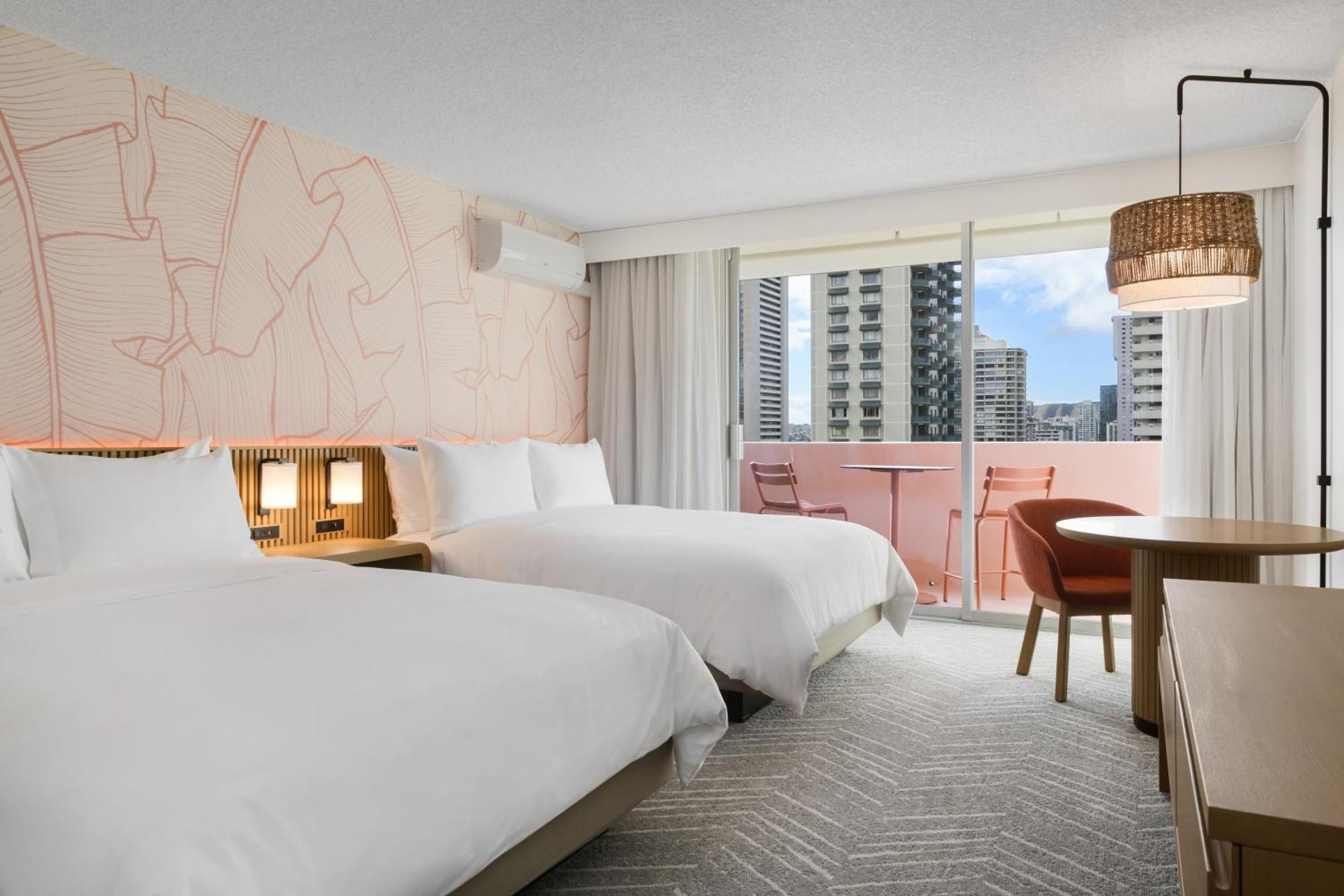 Romer Waikiki At The Ambassador Hotel