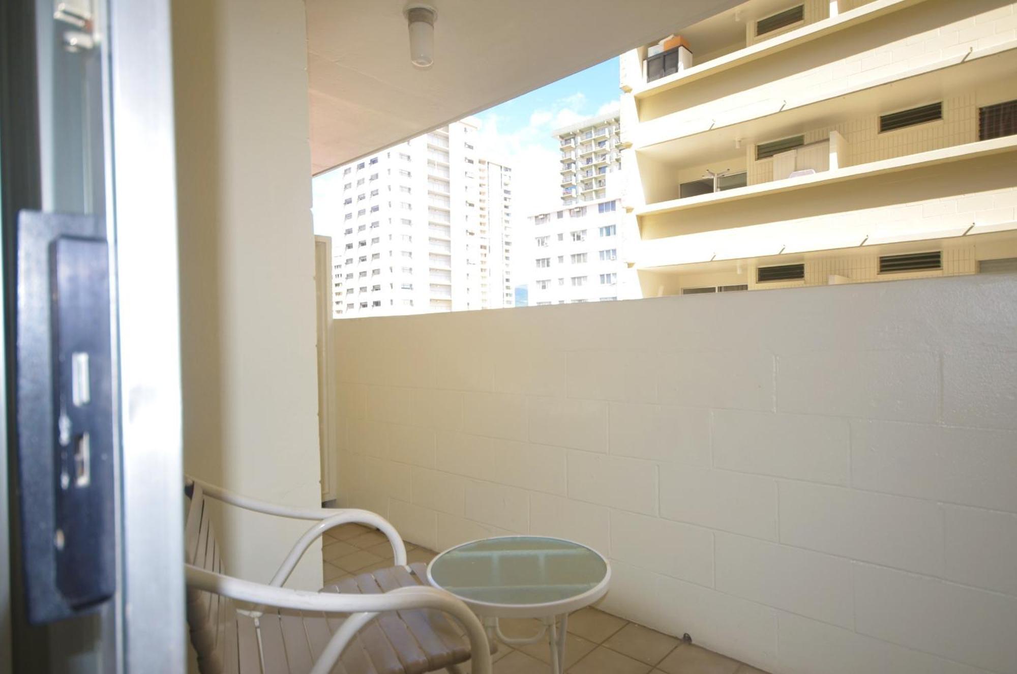 Renovated Private Kuhio Village 708a - 2 Min Walk 2 The Beach! Apartment Honolulu