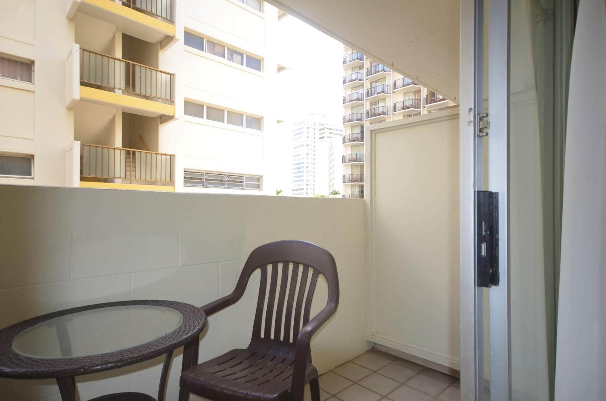 Apartment Renovated Private Kuhio Village 708a - 2 Min Walk 2 The Beach! Honolulu