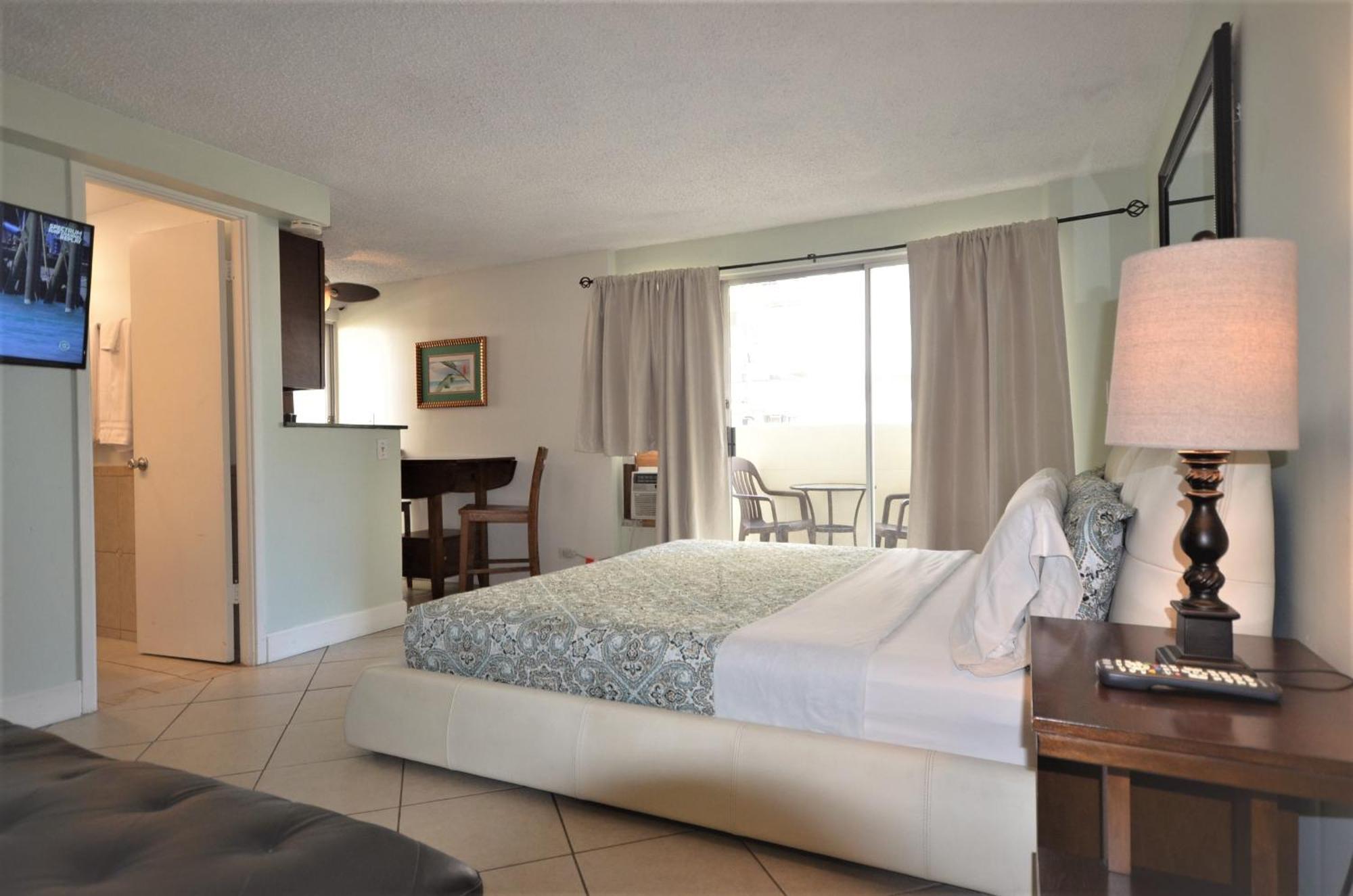 Renovated Private Kuhio Village 708a - 2 Min Walk 2 The Beach! Apartment Honolulu