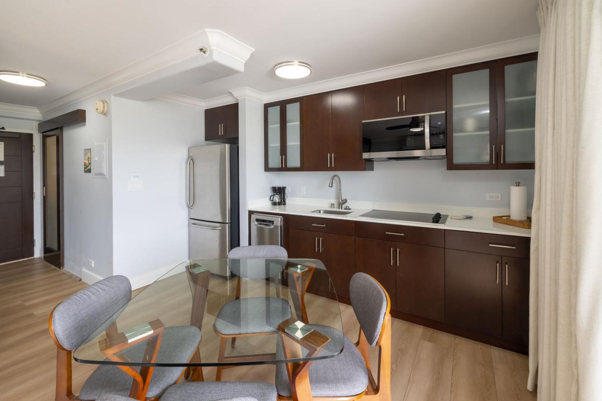 Apartment Regency On Beachwalk Waikiki By Outrigger *