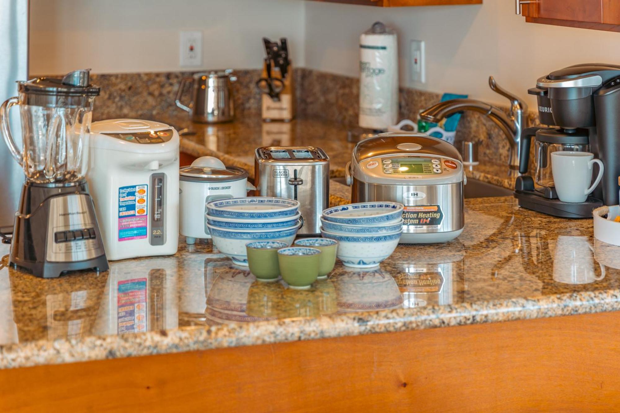 Upscale 2br & 2ba Ocean View In Waikiki With Parking! *