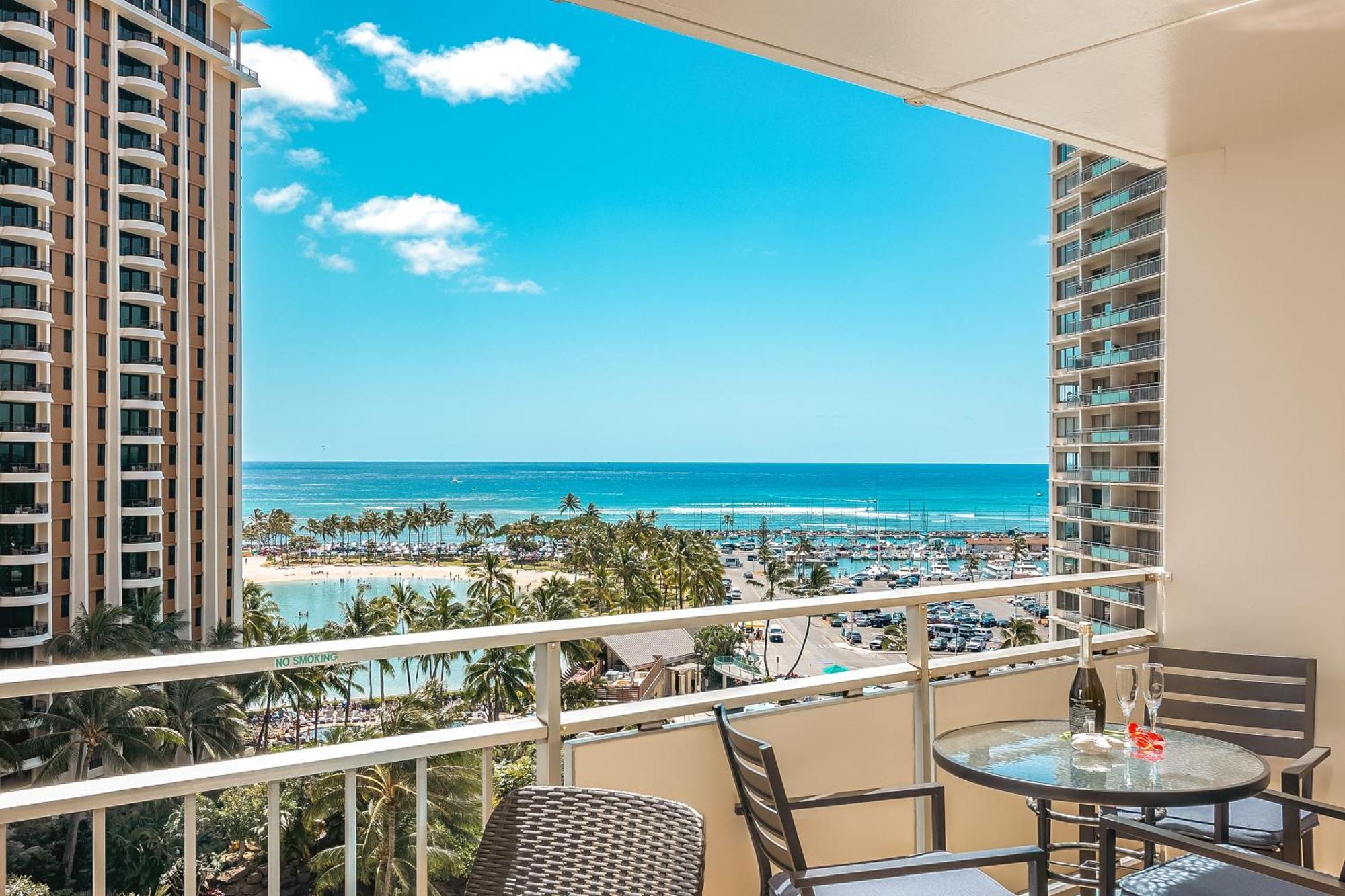 Upscale 2br & 2ba Ocean View In Waikiki With Parking! * Honolulu