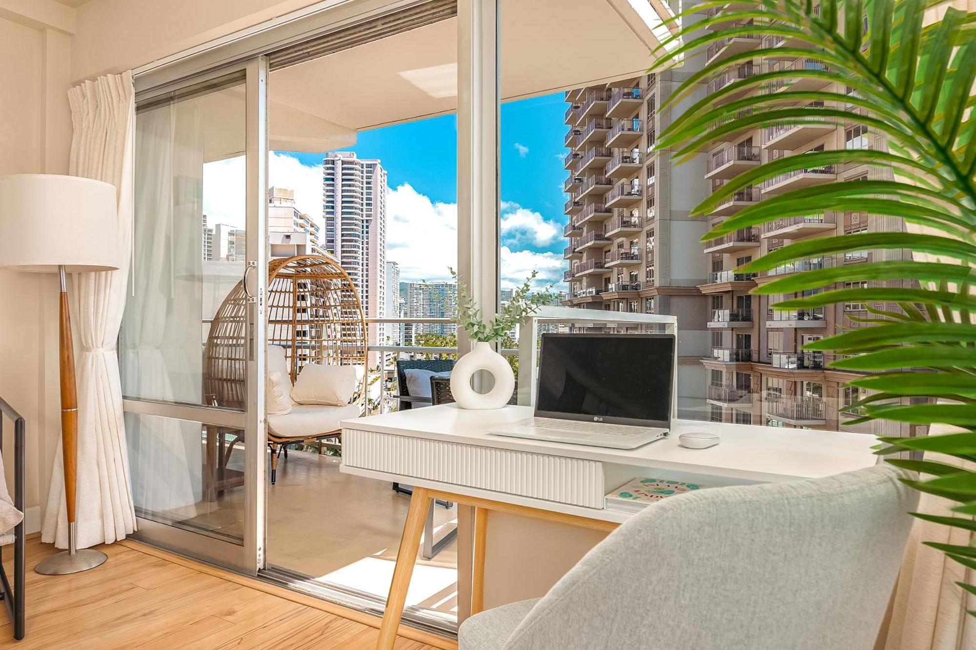 Upscale 2br & 2ba Ocean View In Waikiki With Parking!