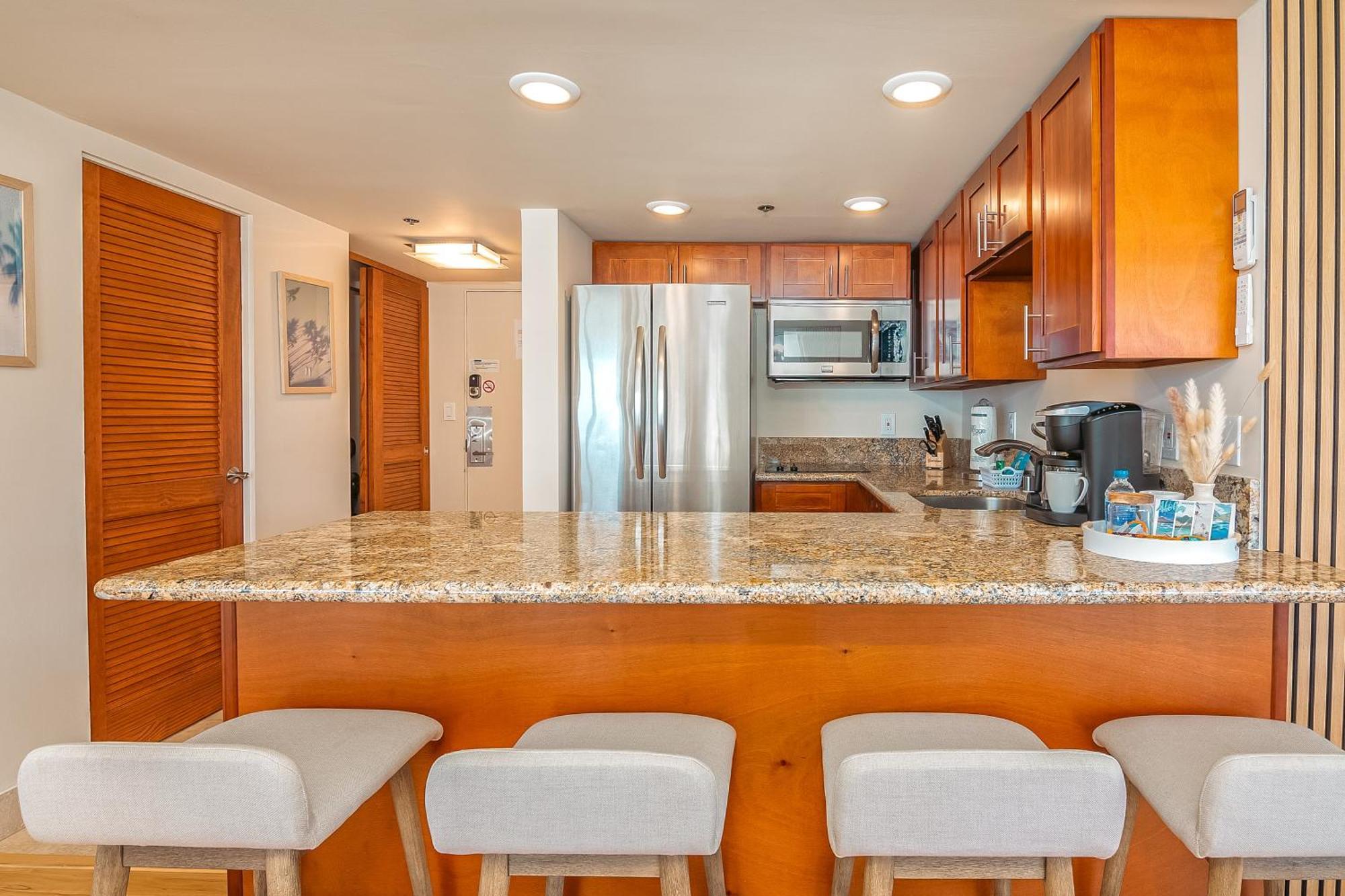 Upscale 2br & 2ba Ocean View In Waikiki With Parking! Apartment *
