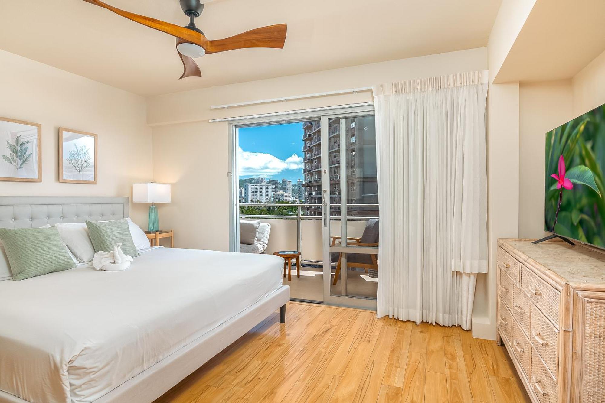 Upscale 2br & 2ba Ocean View In Waikiki With Parking! * Honolulu