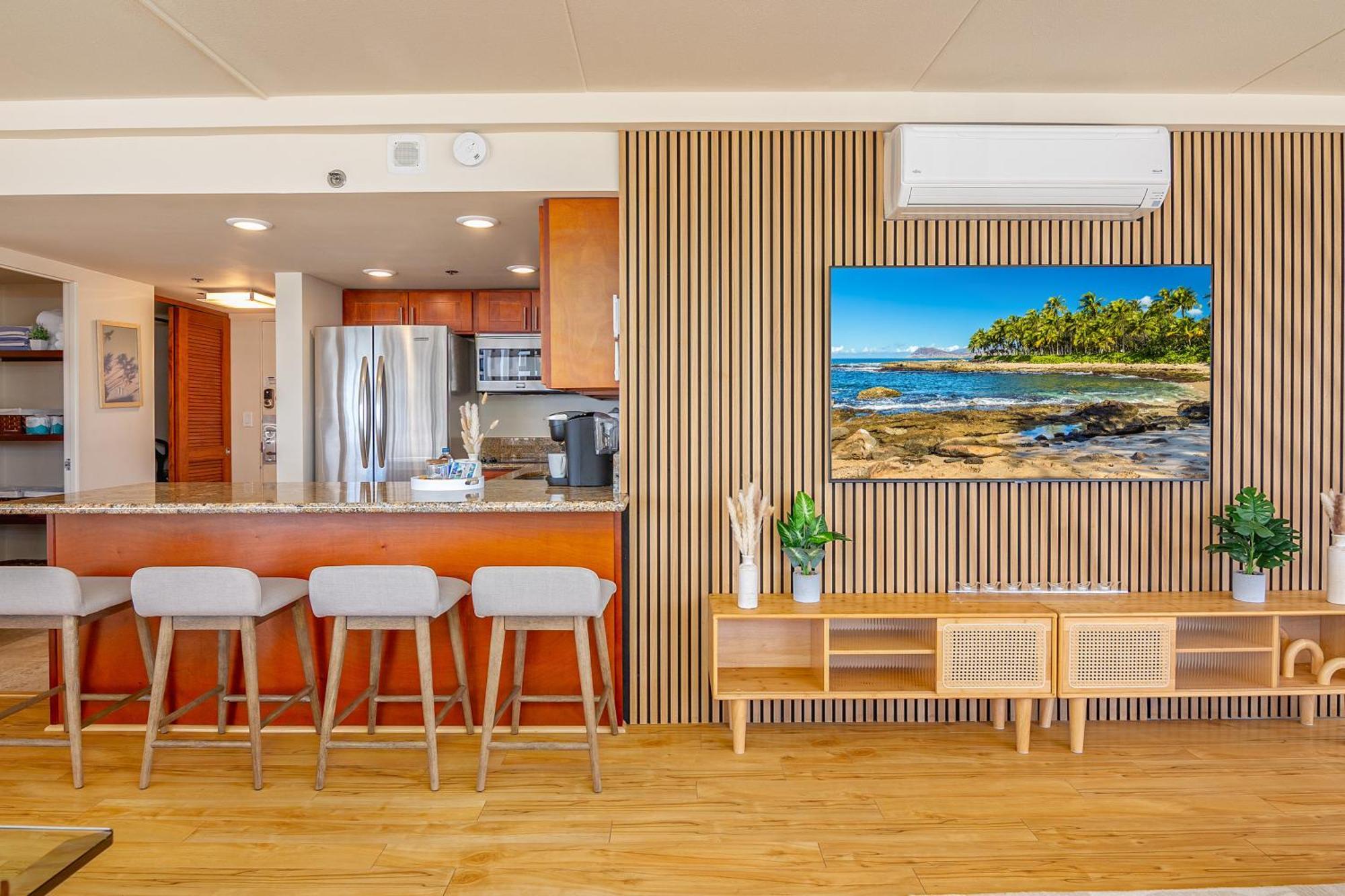 Upscale 2br & 2ba Ocean View In Waikiki With Parking! Honolulu