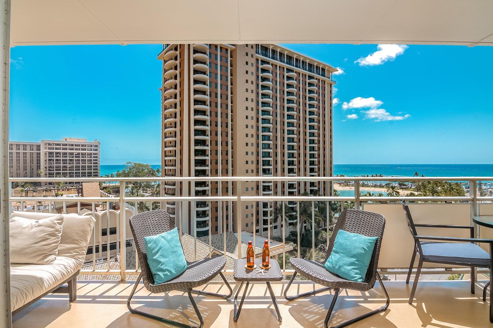Upscale 2br & 2ba Ocean View In Waikiki With Parking! Apartment *