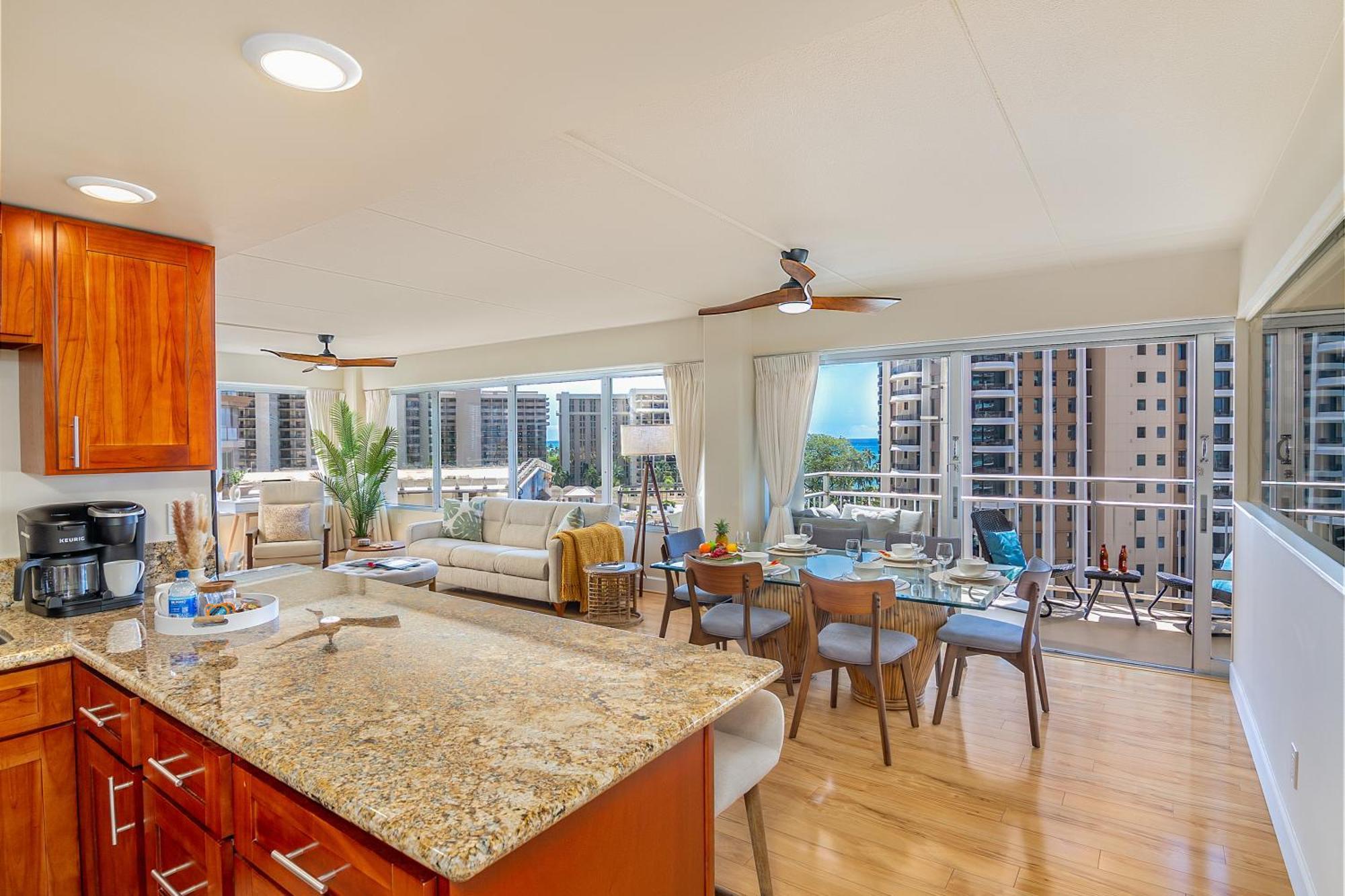 Upscale 2br & 2ba Ocean View In Waikiki With Parking! Apartment