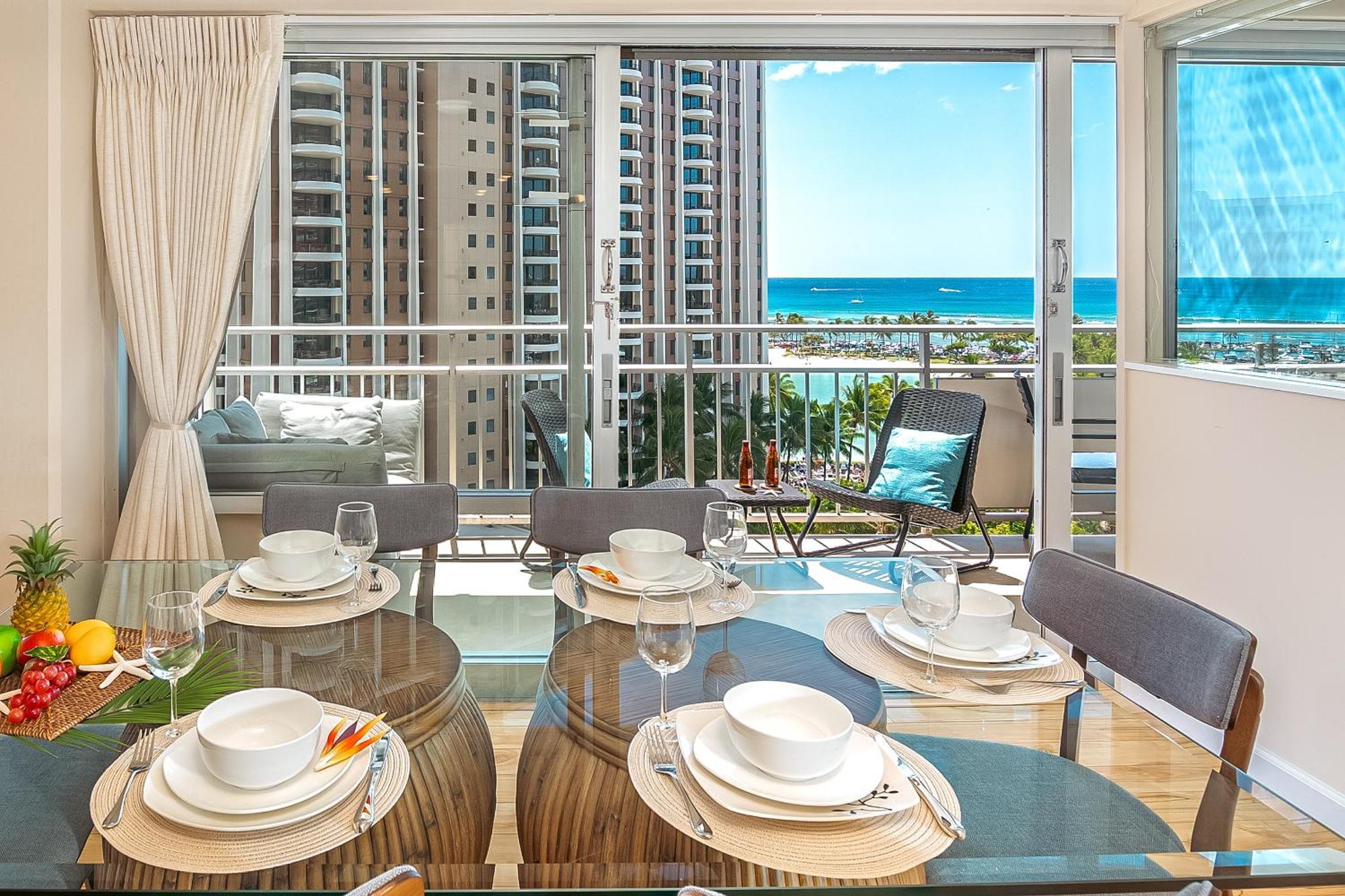 Apartment Upscale 2br & 2ba Ocean View In Waikiki With Parking! *
