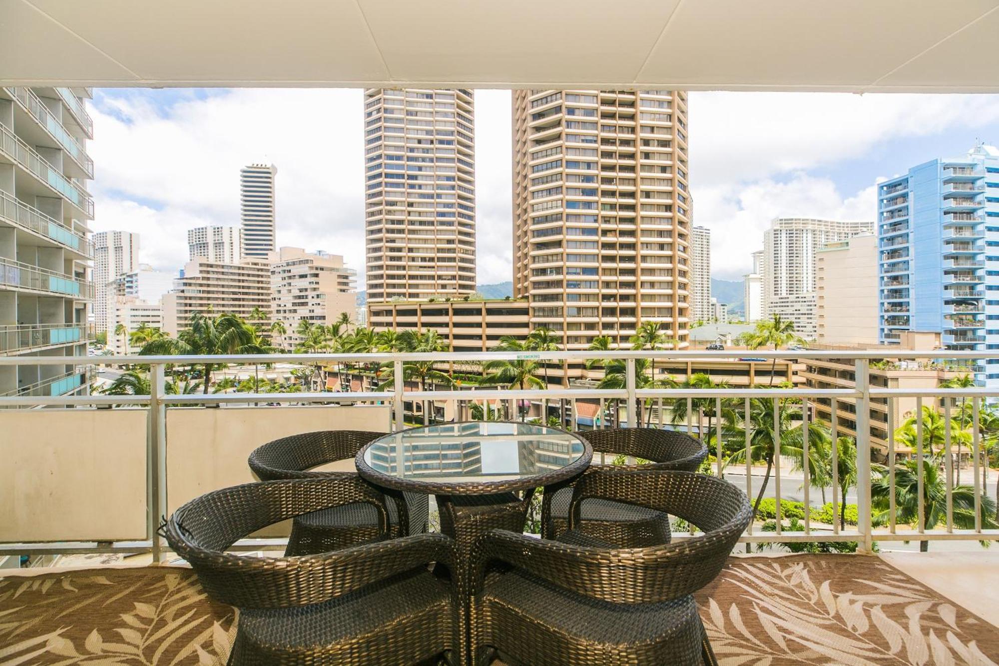 Apartment Ilikai Tower 613 View 1br
