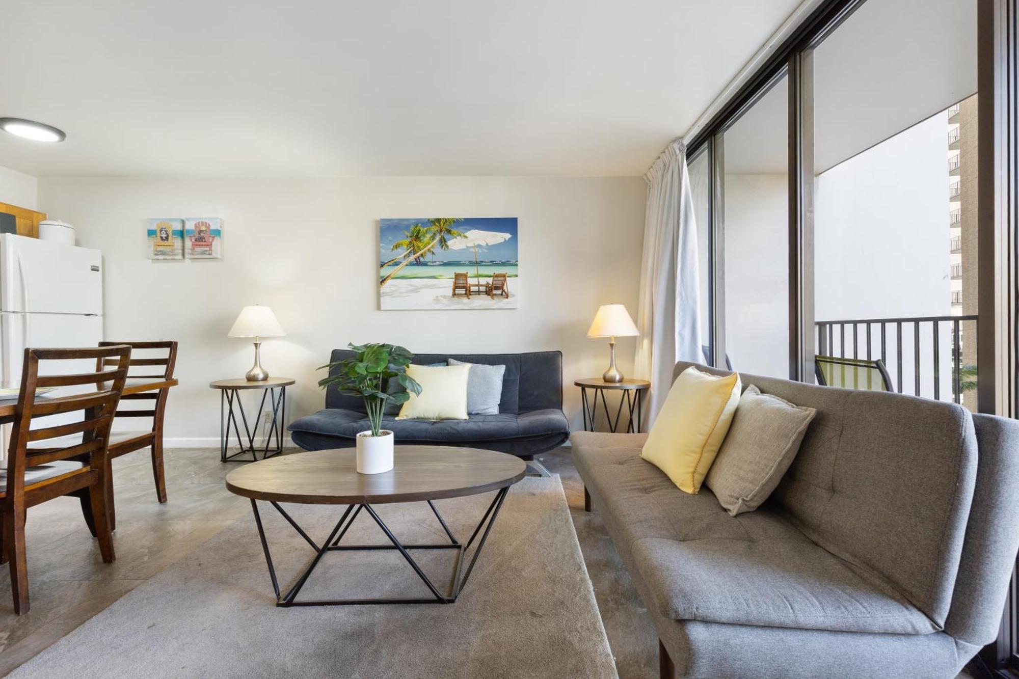 Light & Airy 8th Floor Ocean View With Lanai