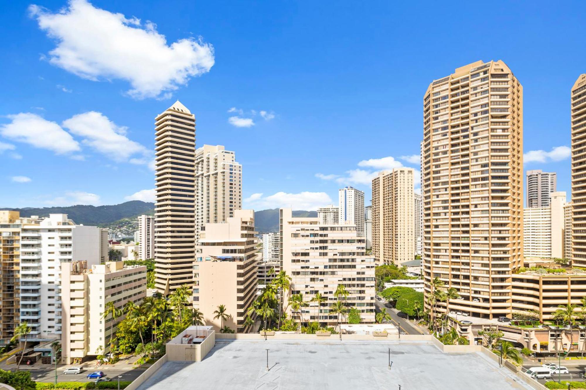 Ilikai Marina Apartment