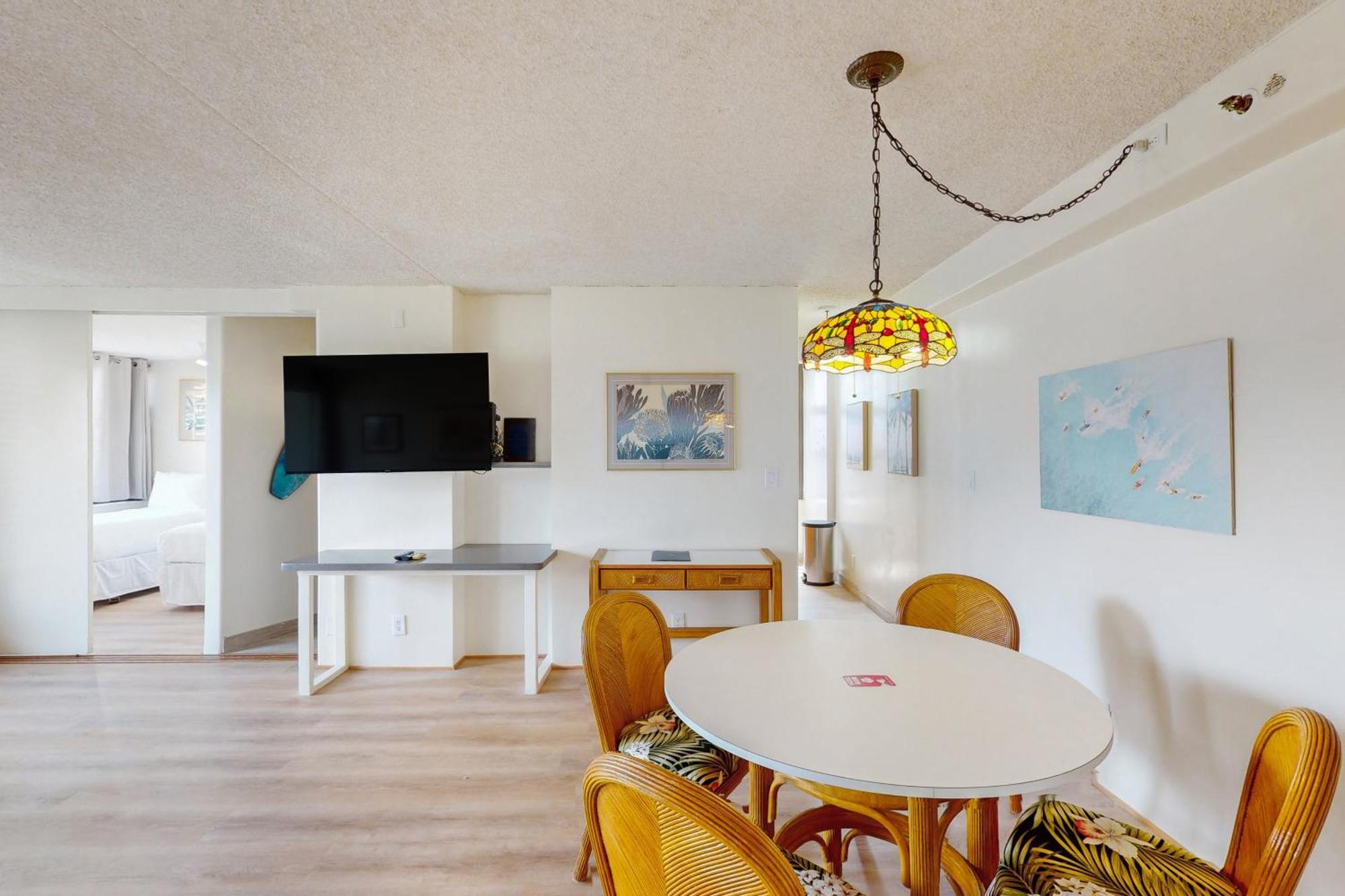 Apartment Waikiki Banyan 913