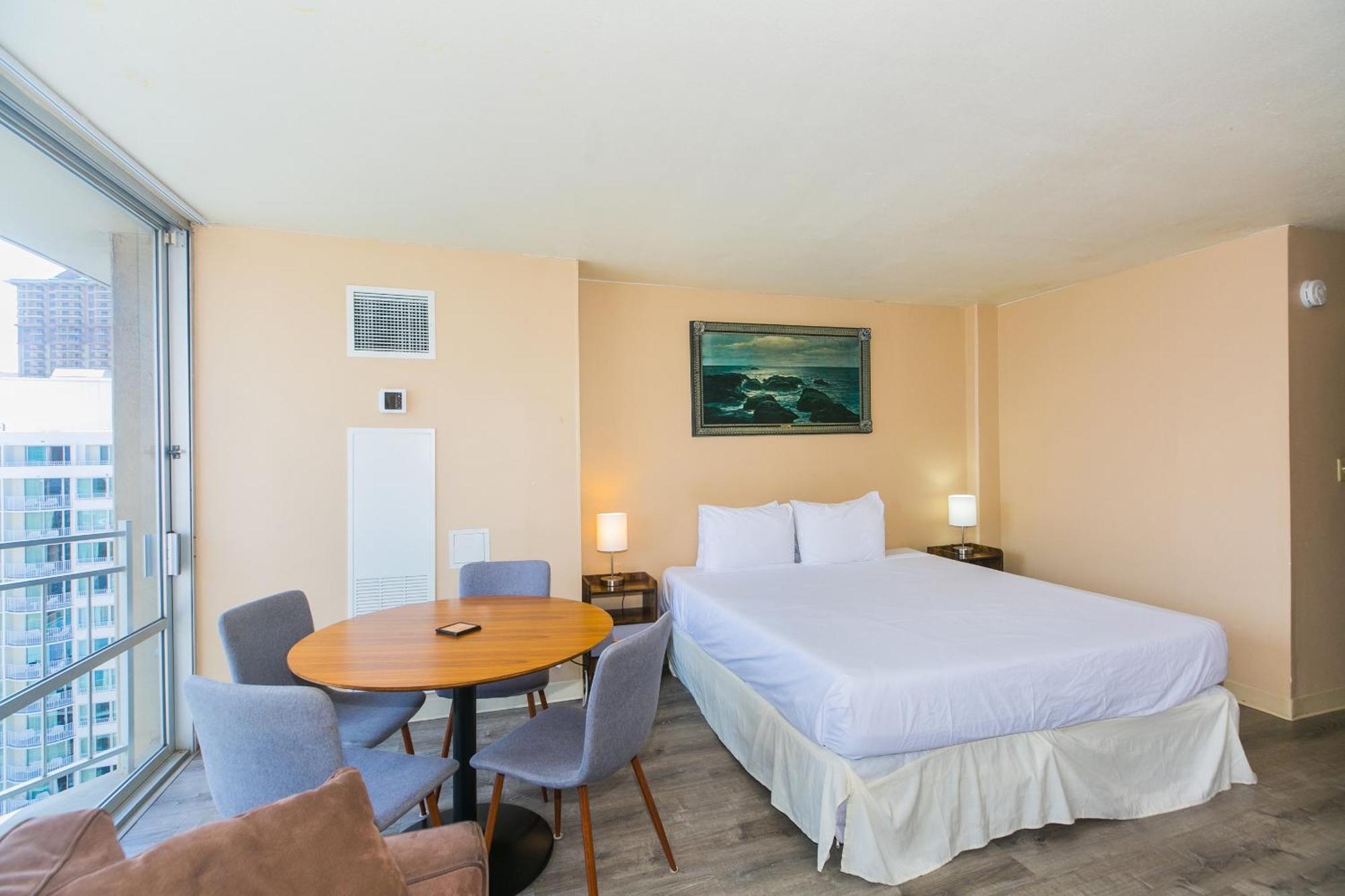 Ilikai Marina View With Fully Equipped Kitchens & Free Wifi Apartment