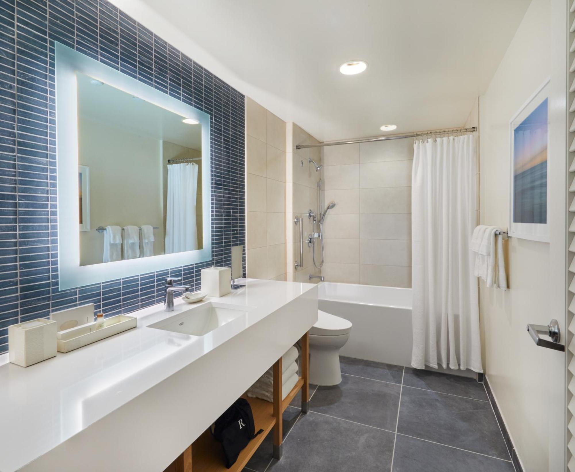 Renaissance & Hotel 5*