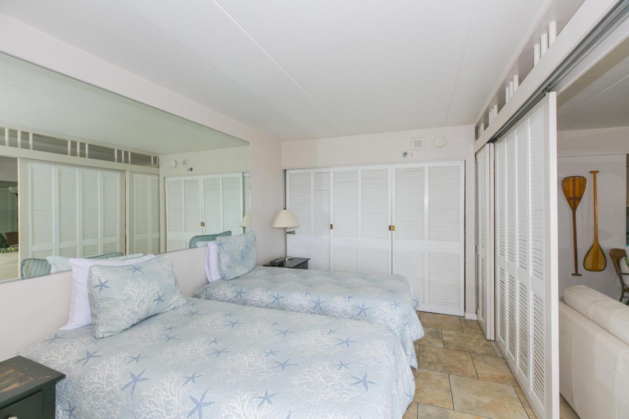 Ilikai Tower One Bedroom Harbor View Apartment Honolulu