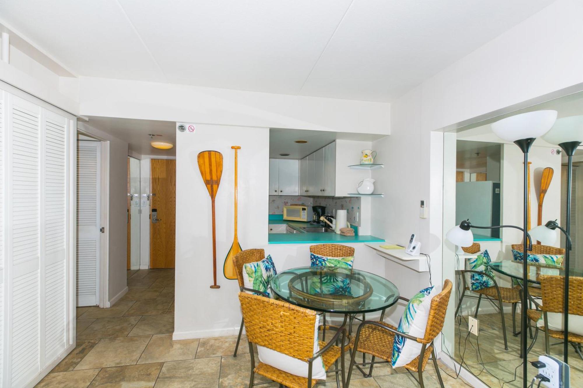 Ilikai Tower One Bedroom Harbor View Apartment