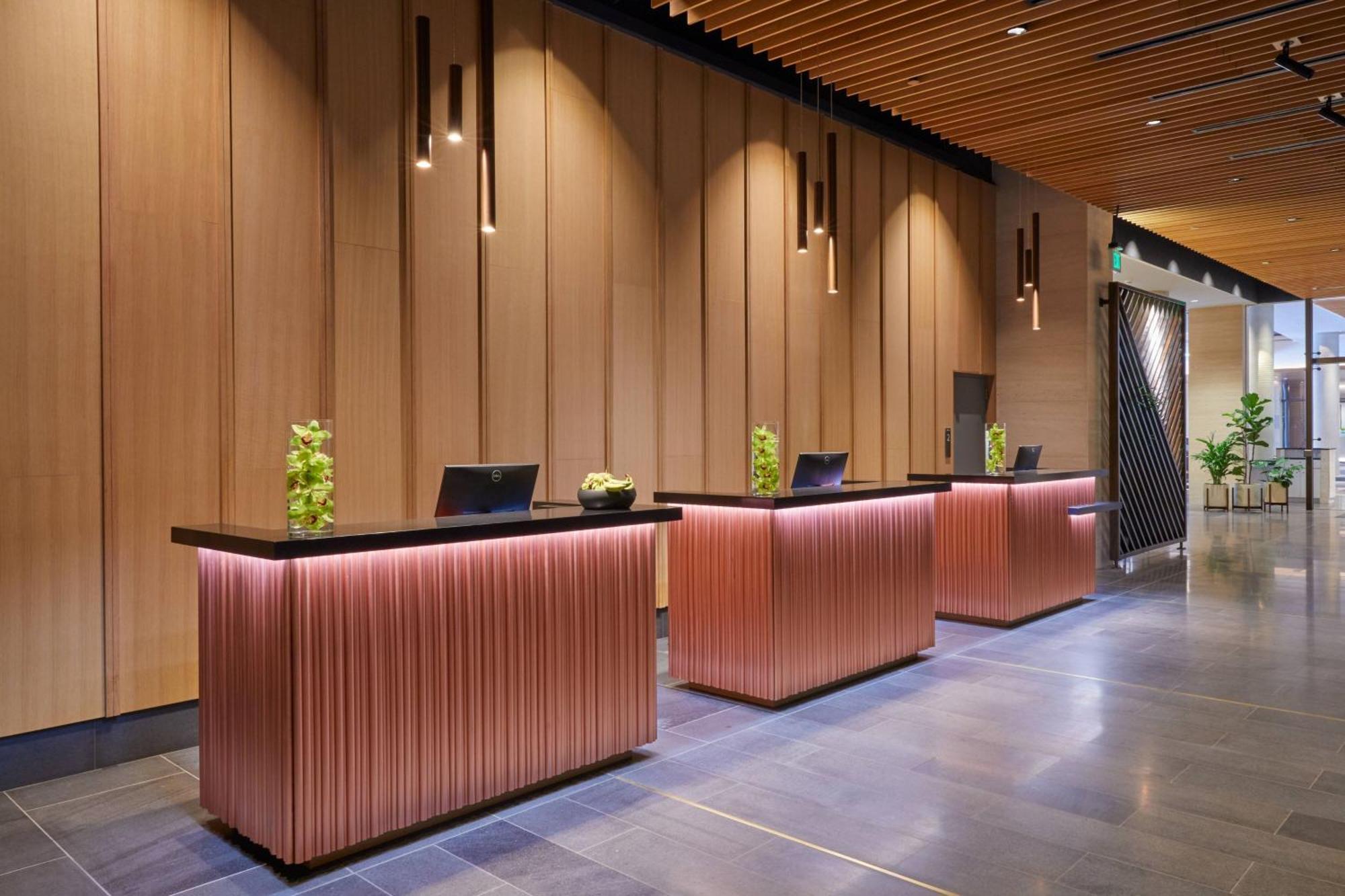 Renaissance & Hotel 5*