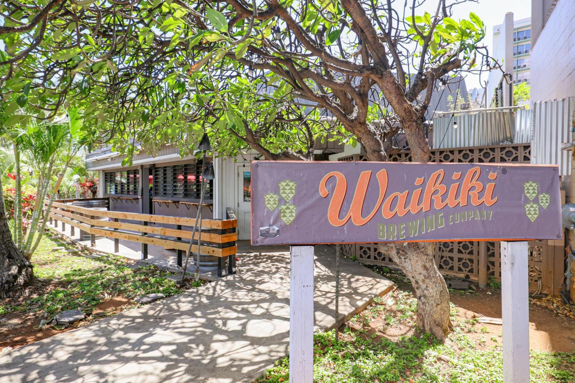 With Private Lanai Walk To The Apartment Honolulu
