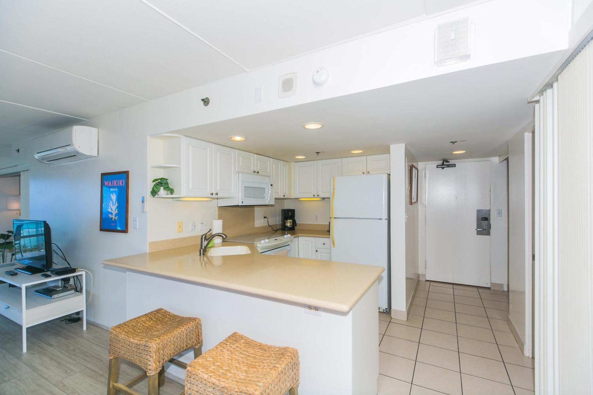 Apartment Ilikai Tower 1744 Yacht Harbor View 2br