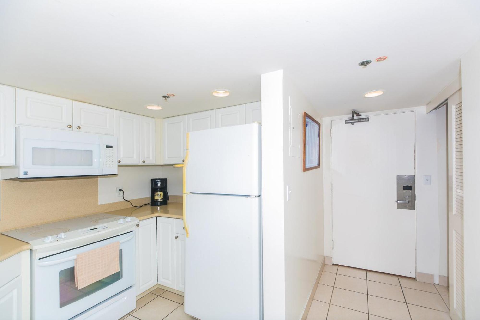 Ilikai Tower 1744 Yacht Harbor View 2br Apartment