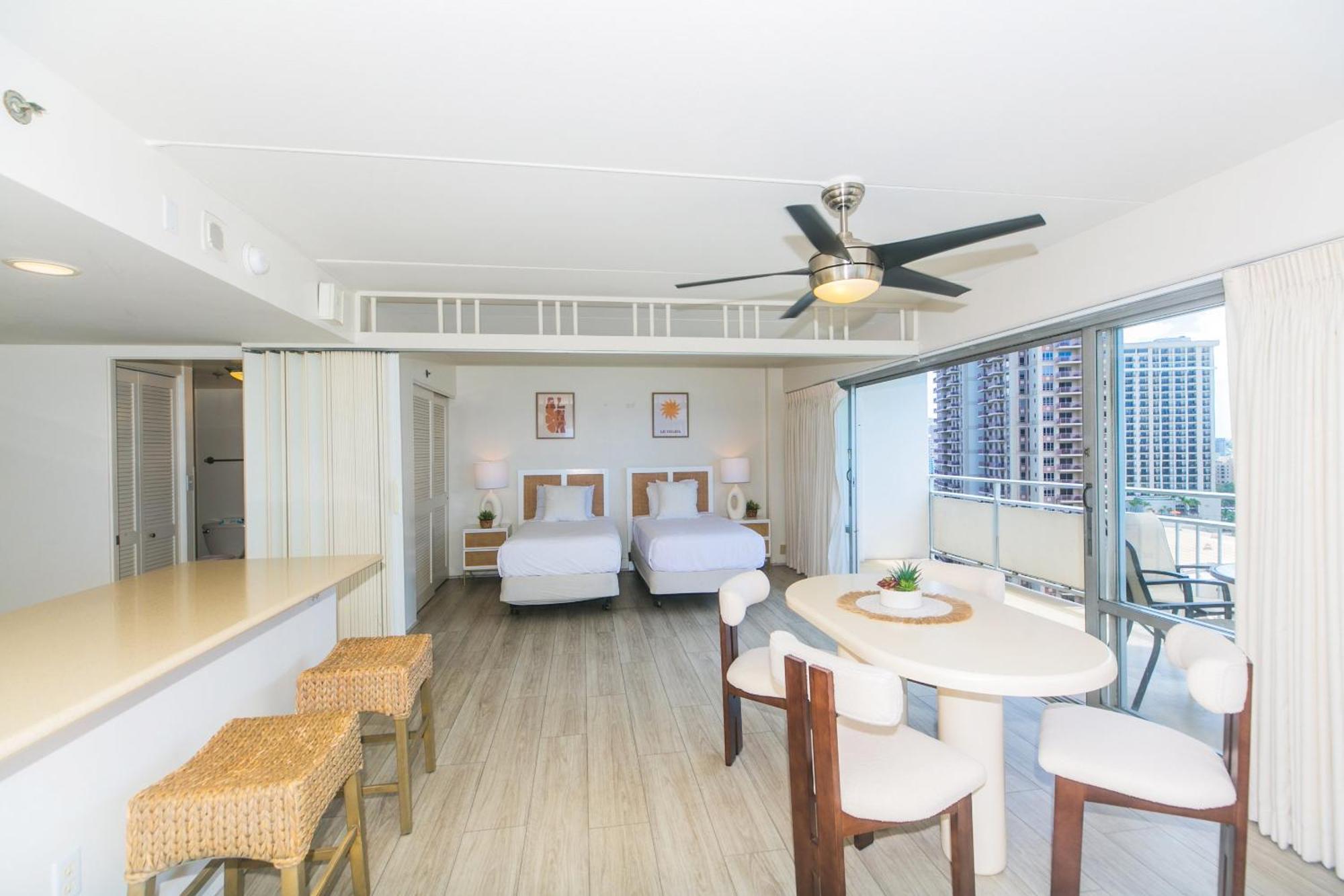 Ilikai Tower 1744 Yacht Harbor View 2br Honolulu