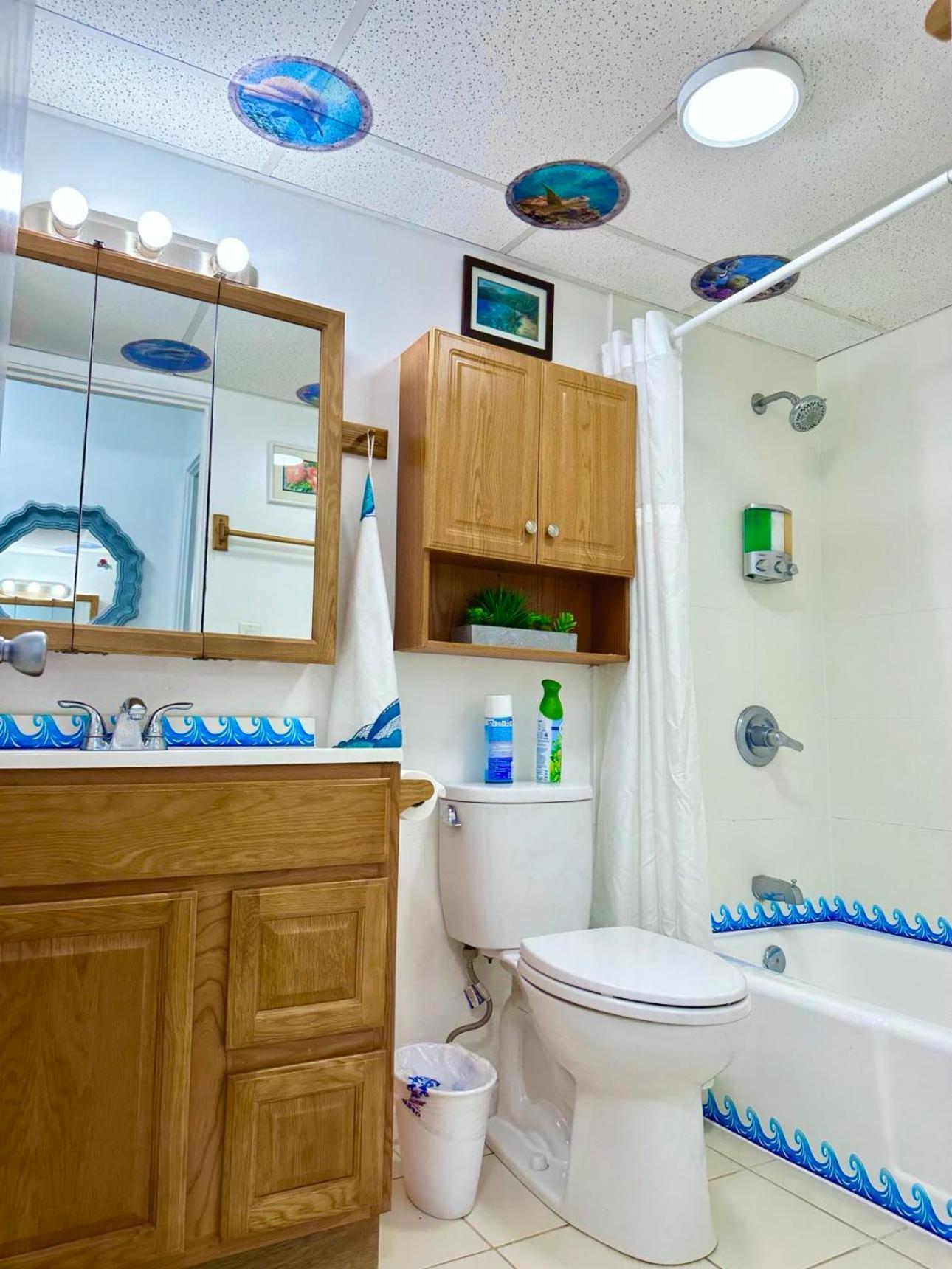 Apartment Waikiki 2 Bedrooms, 1 Bath, Free Parking, Sleep 6 *